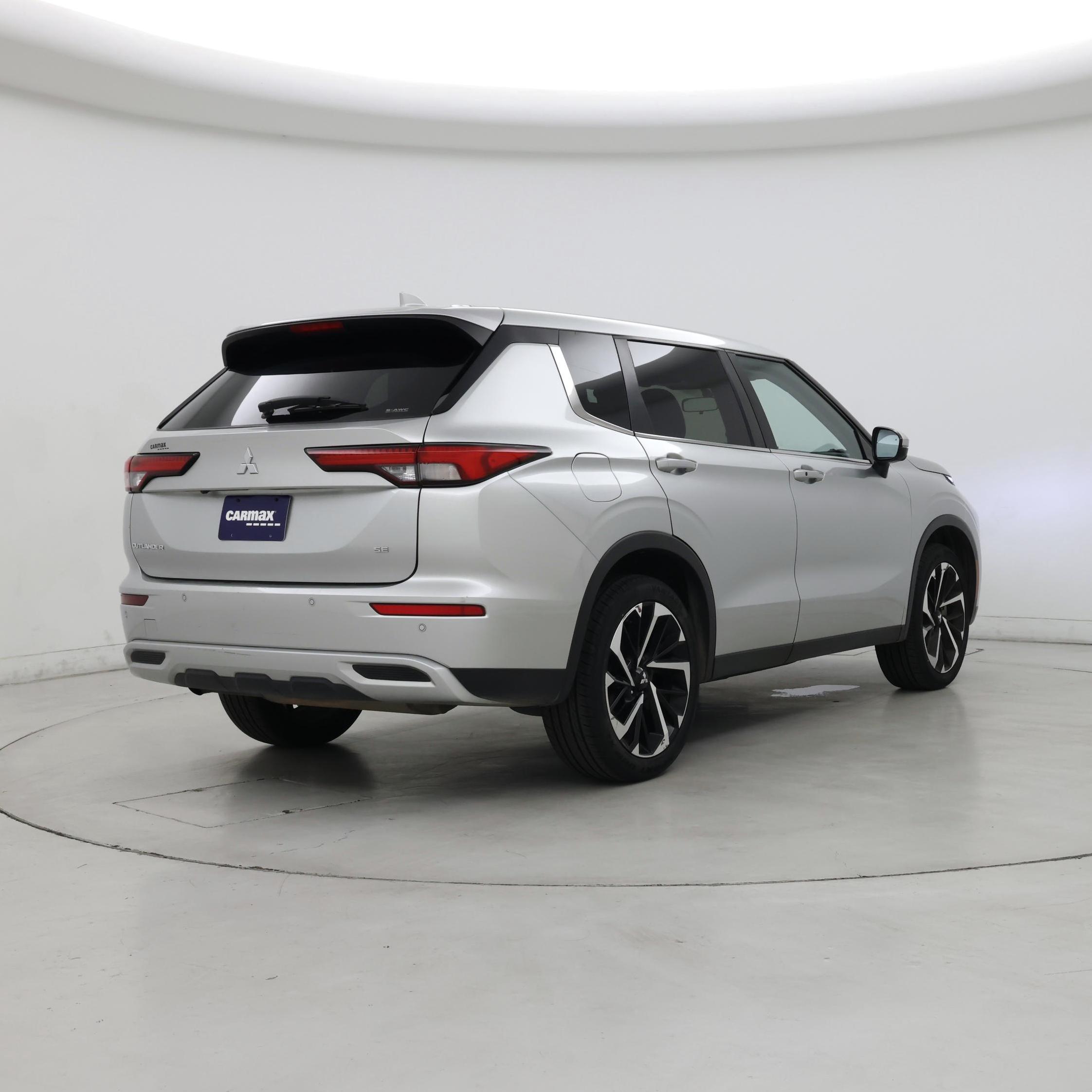 Thumbnail: 2024 Mitsubishi Outlander - 8