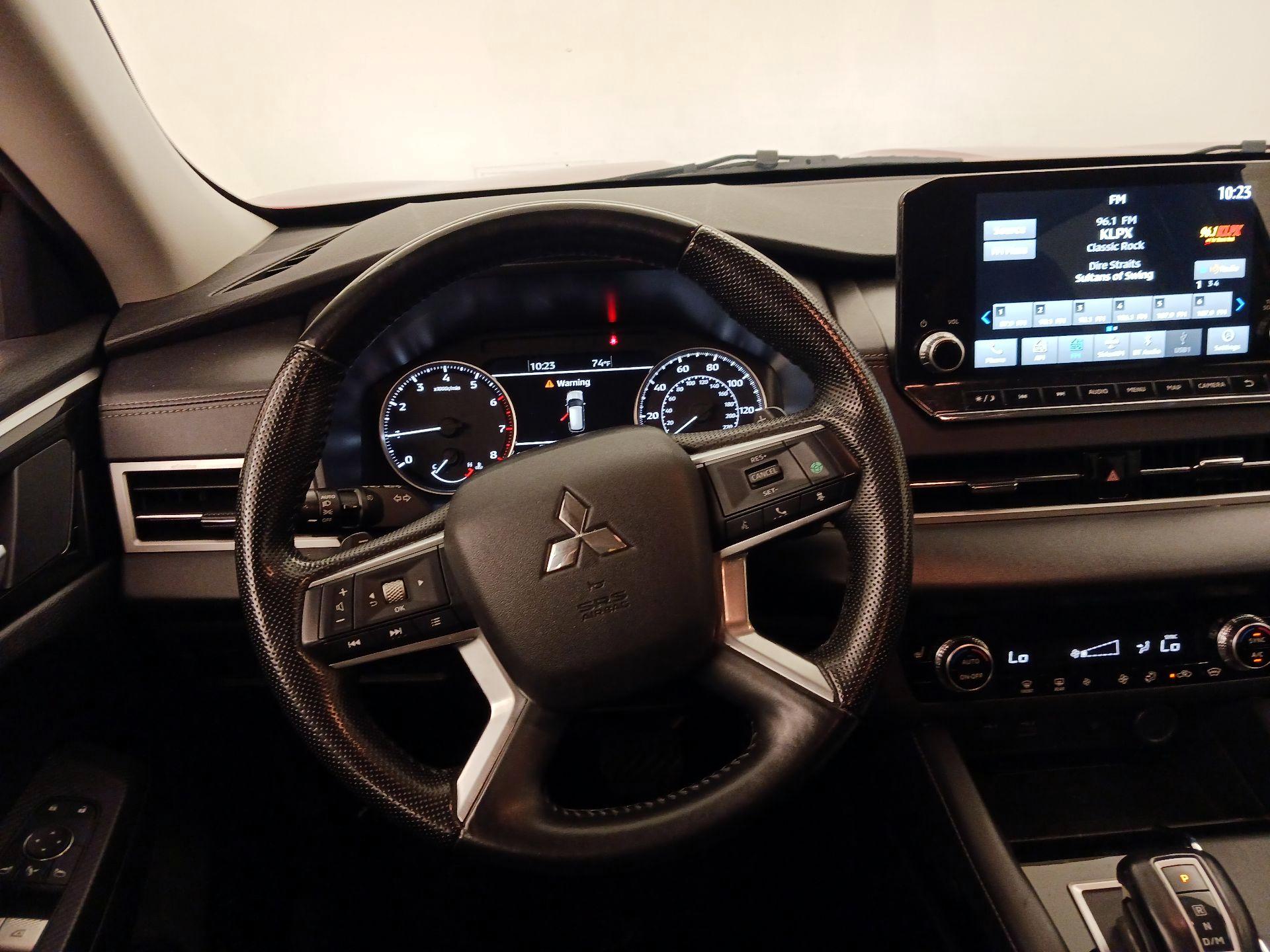 Thumbnail: 2024 Mitsubishi Outlander - 10