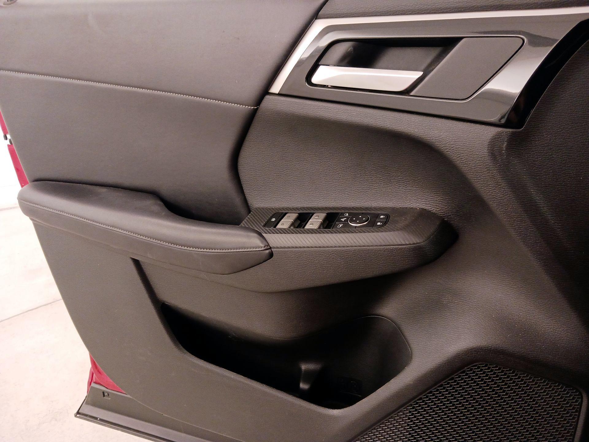 Thumbnail: 2024 Mitsubishi Outlander - 12