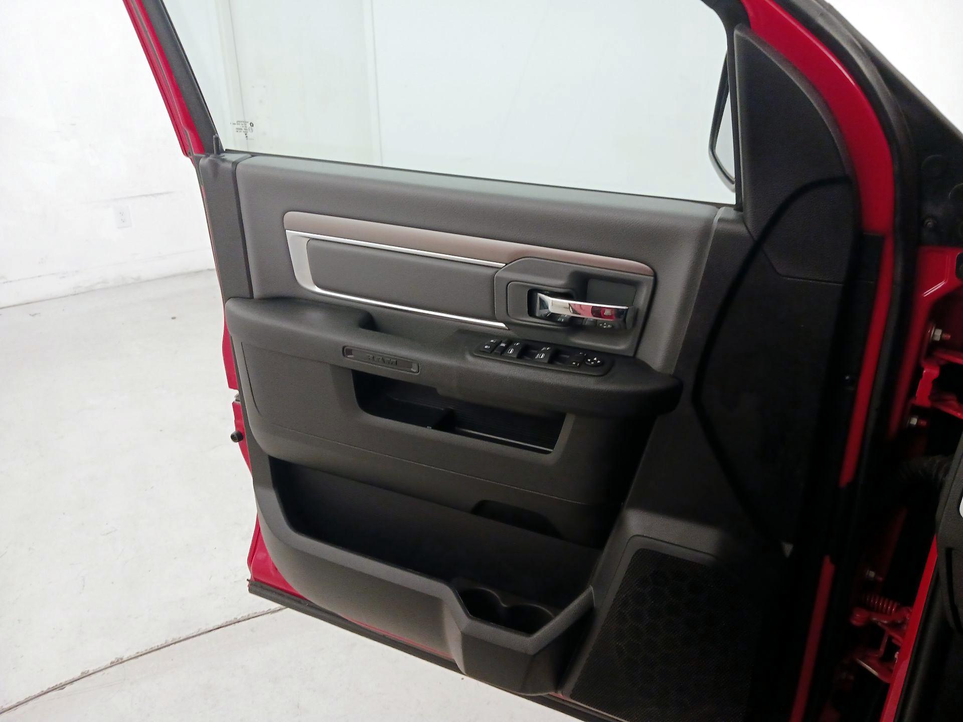 Thumbnail: 2024 RAM 1500 Classic - 12
