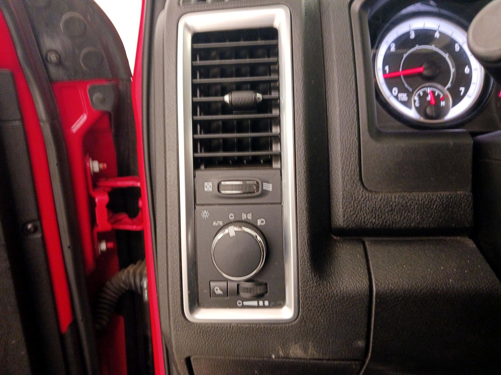 Thumbnail: 2024 RAM 1500 Classic - 13