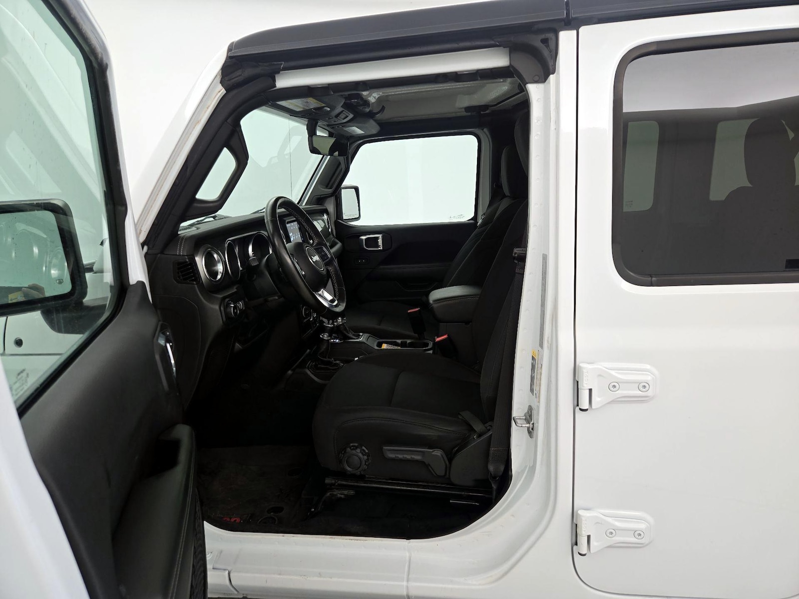 2022 Jeep Wrangler Unlimited Sahara - Photo 12