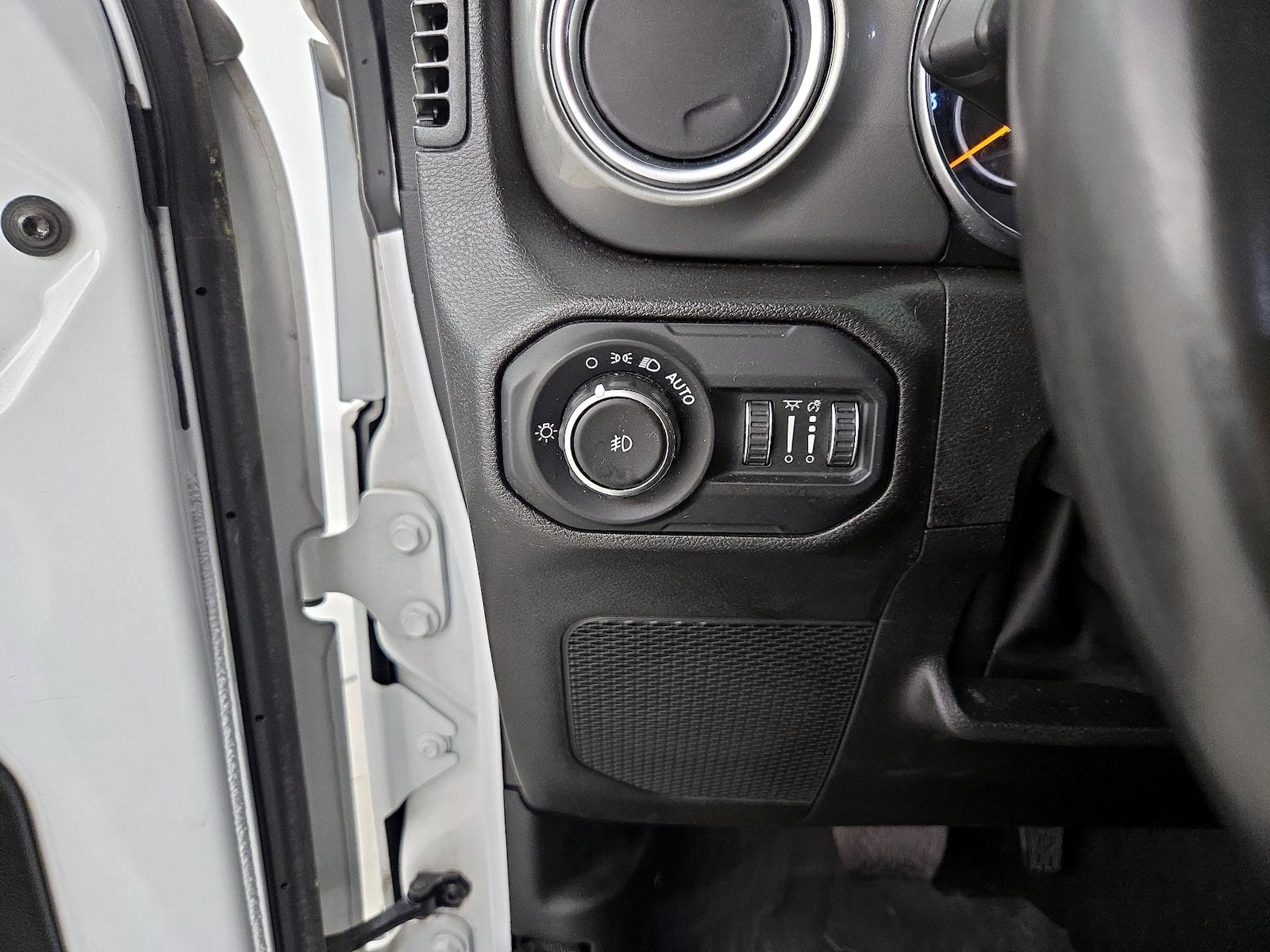 2022 Jeep Wrangler Unlimited Sahara - Photo 14