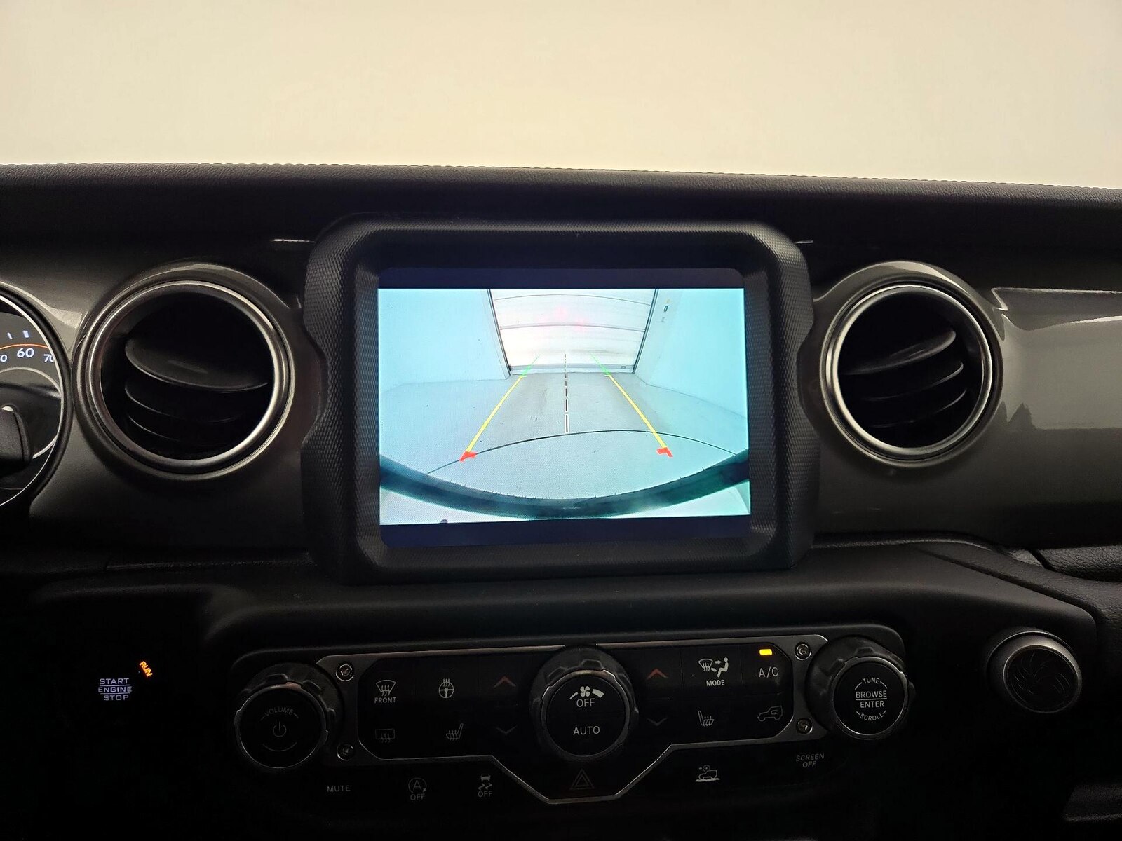 2022 Jeep Wrangler Unlimited Sahara - Photo 16