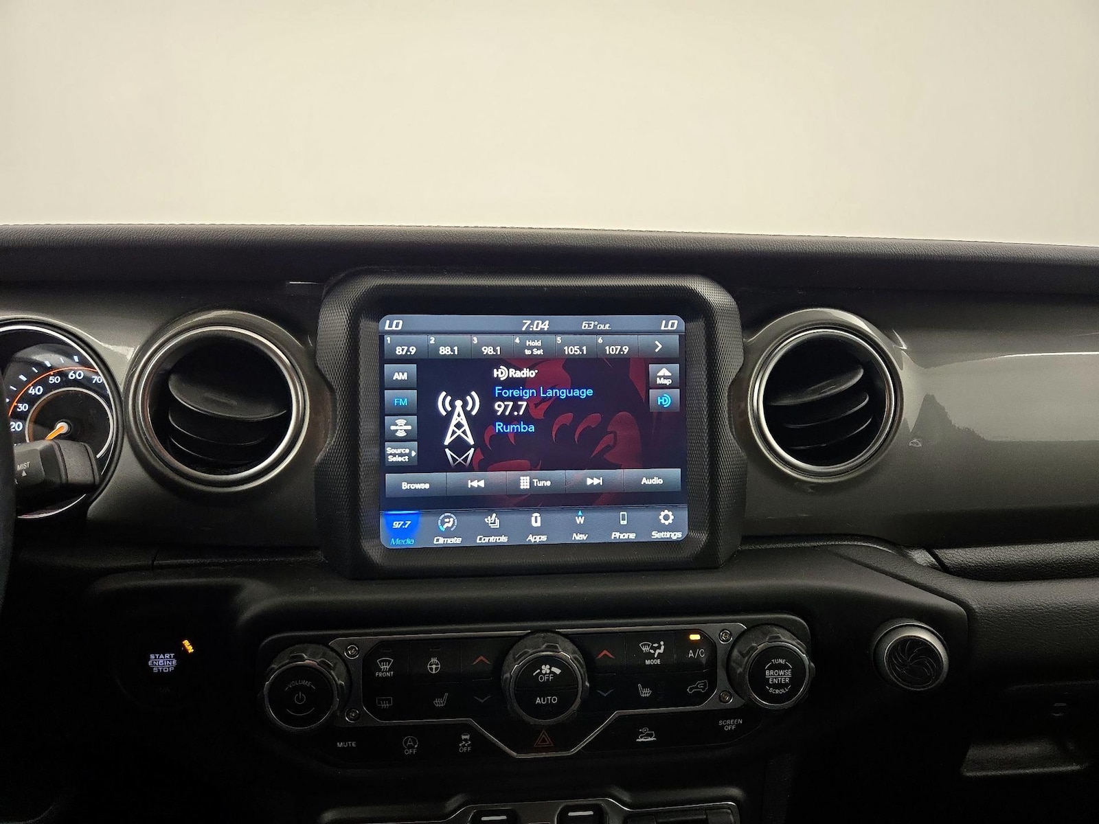 2022 Jeep Wrangler Unlimited Sahara - Photo 17