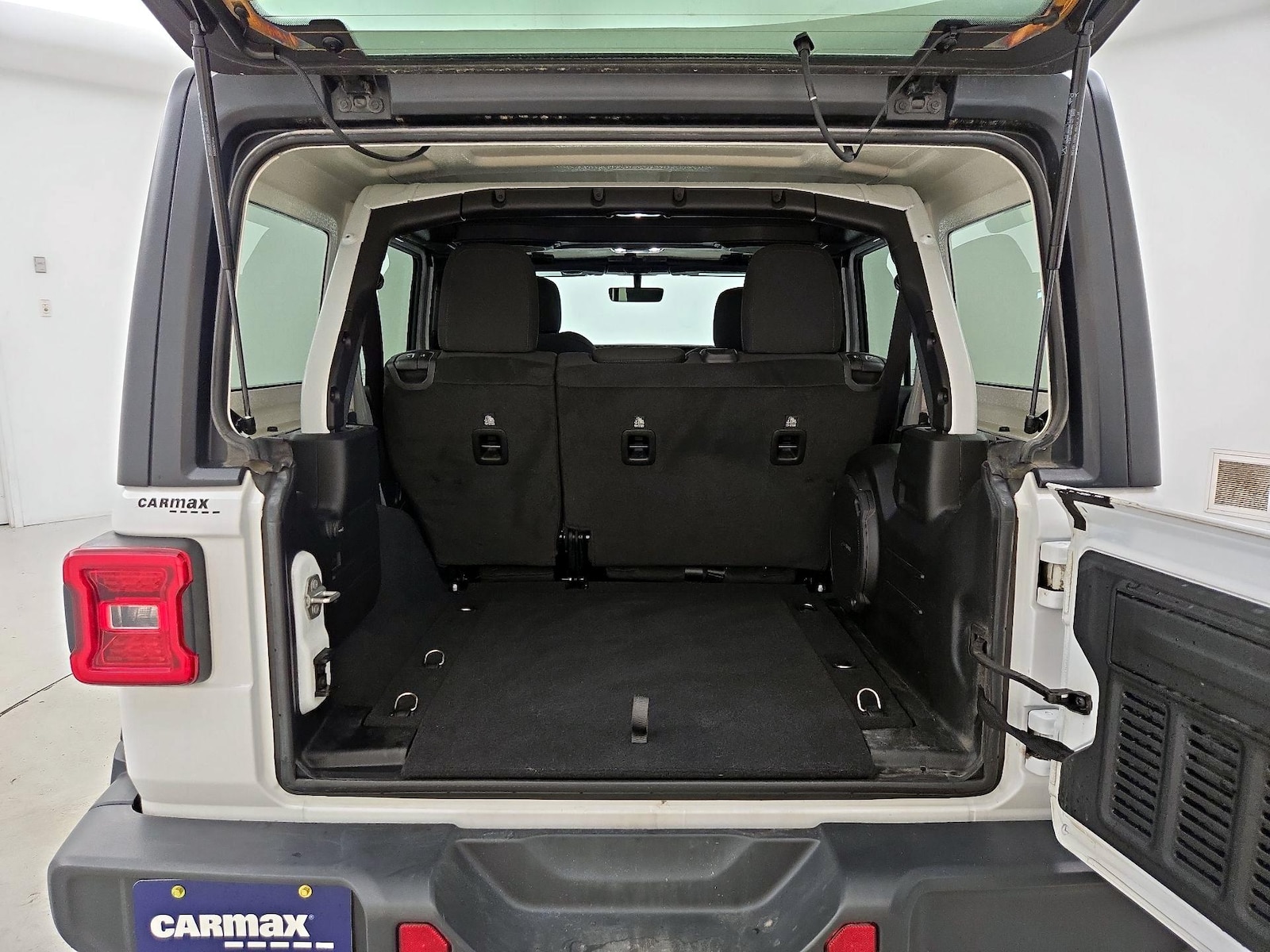 2022 Jeep Wrangler Unlimited Sahara - Photo 22