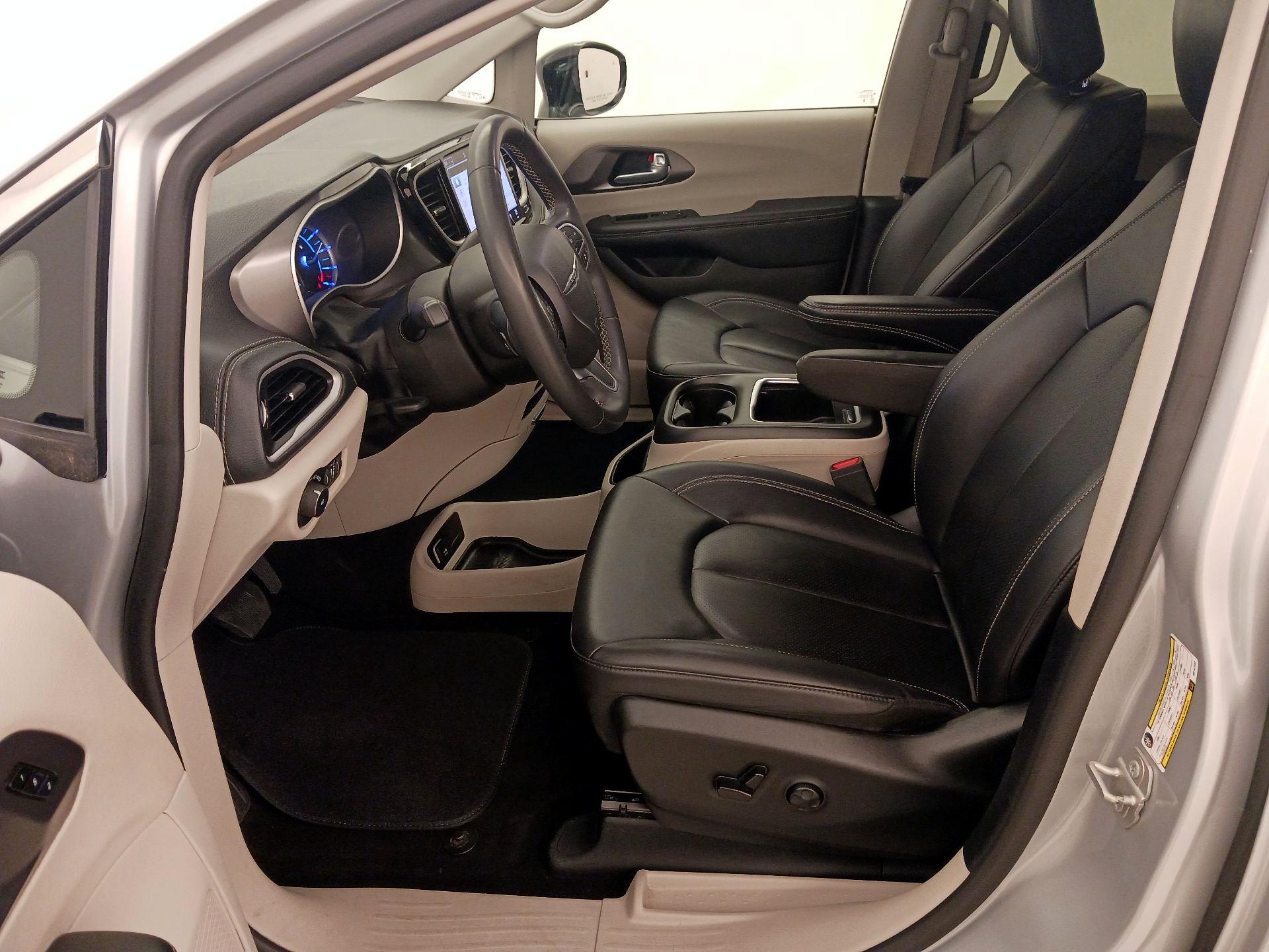 Thumbnail: 2024 Chrysler Pacifica - 11