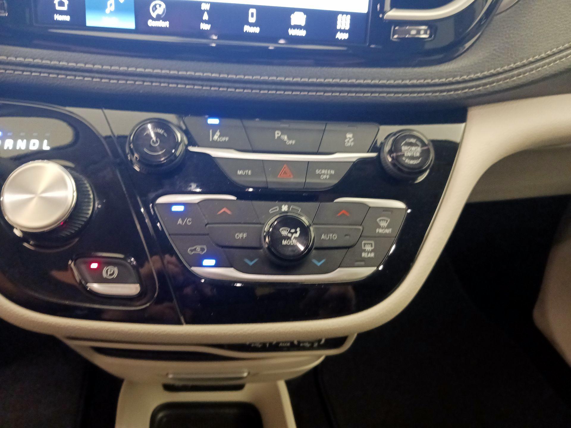 Thumbnail: 2024 Chrysler Pacifica - 16