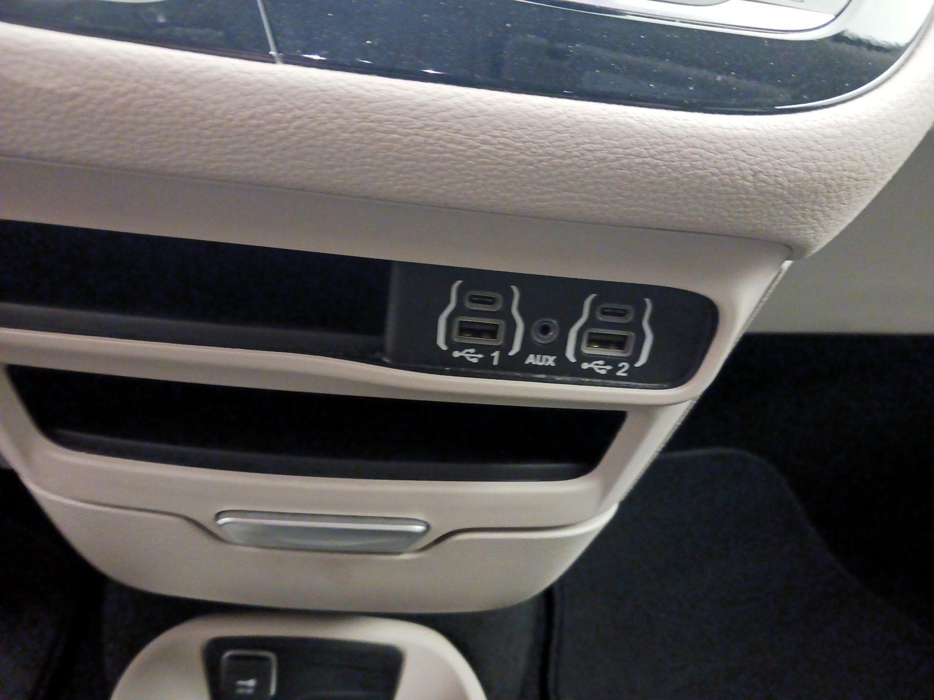 Thumbnail: 2024 Chrysler Pacifica - 18
