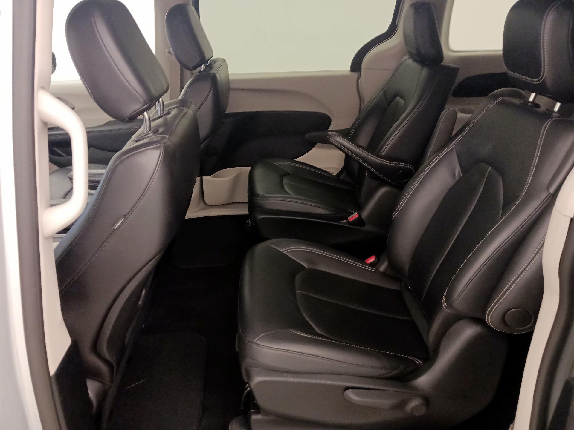 Thumbnail: 2024 Chrysler Pacifica - 19