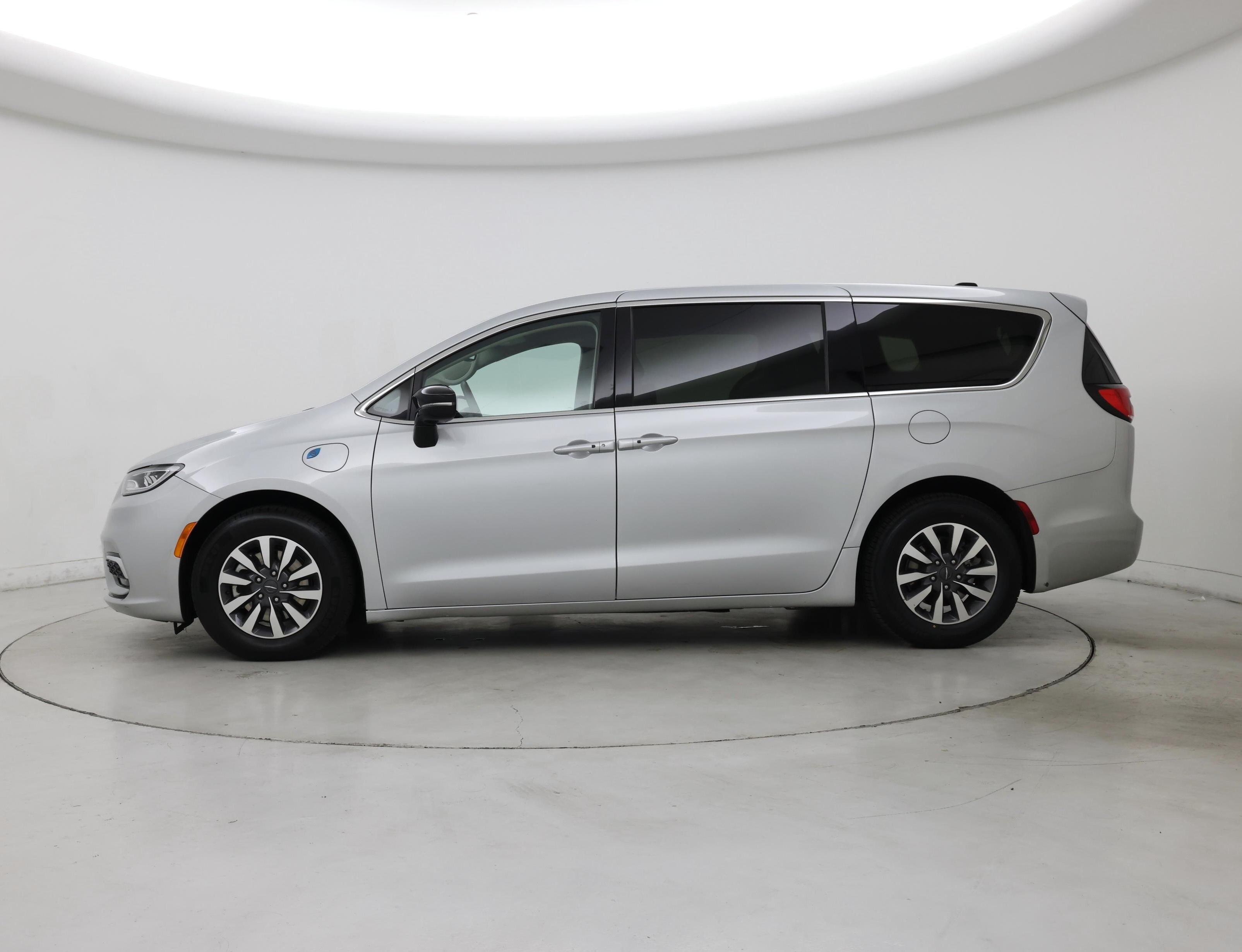 Thumbnail: 2024 Chrysler Pacifica - 3