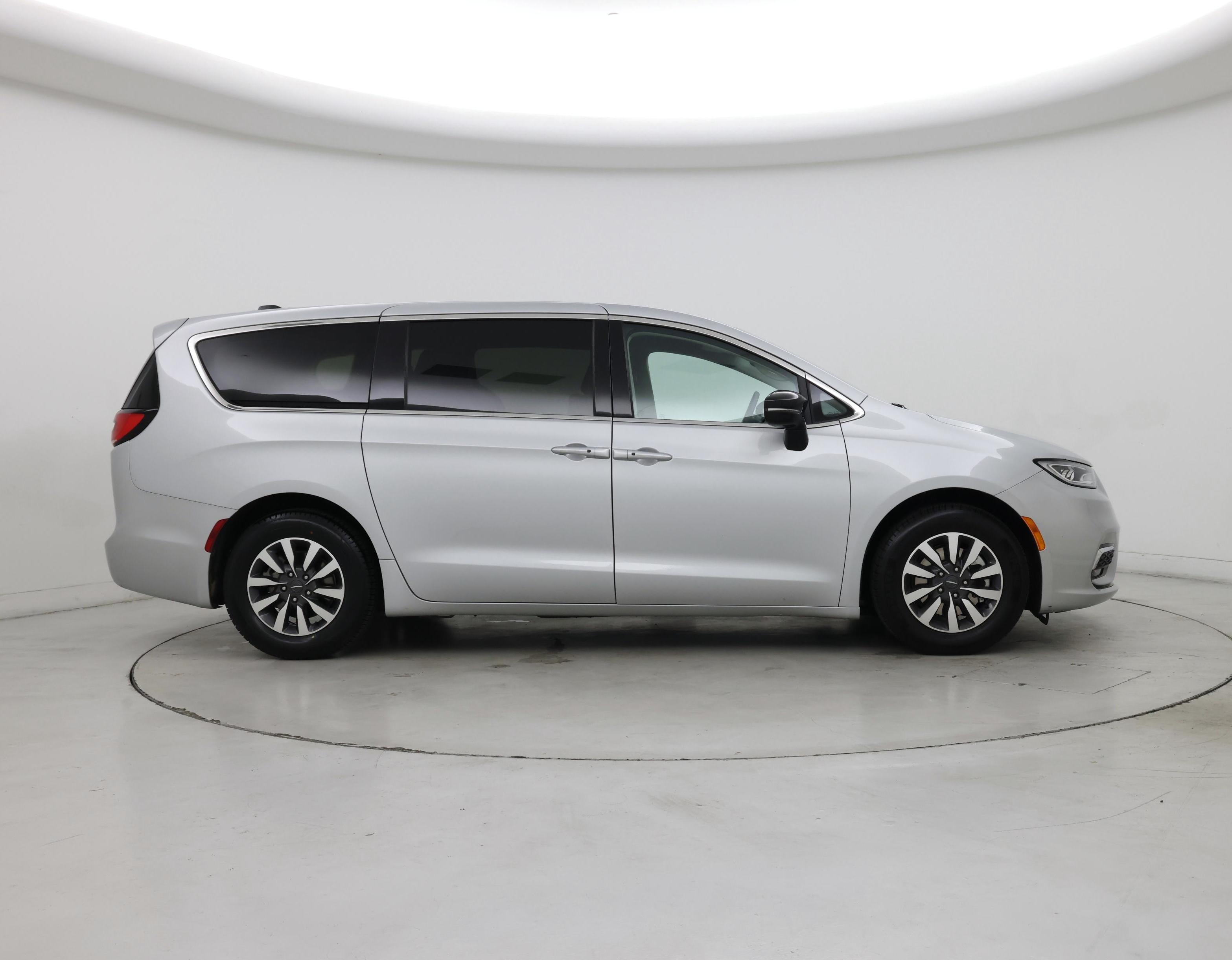 Thumbnail: 2024 Chrysler Pacifica - 7