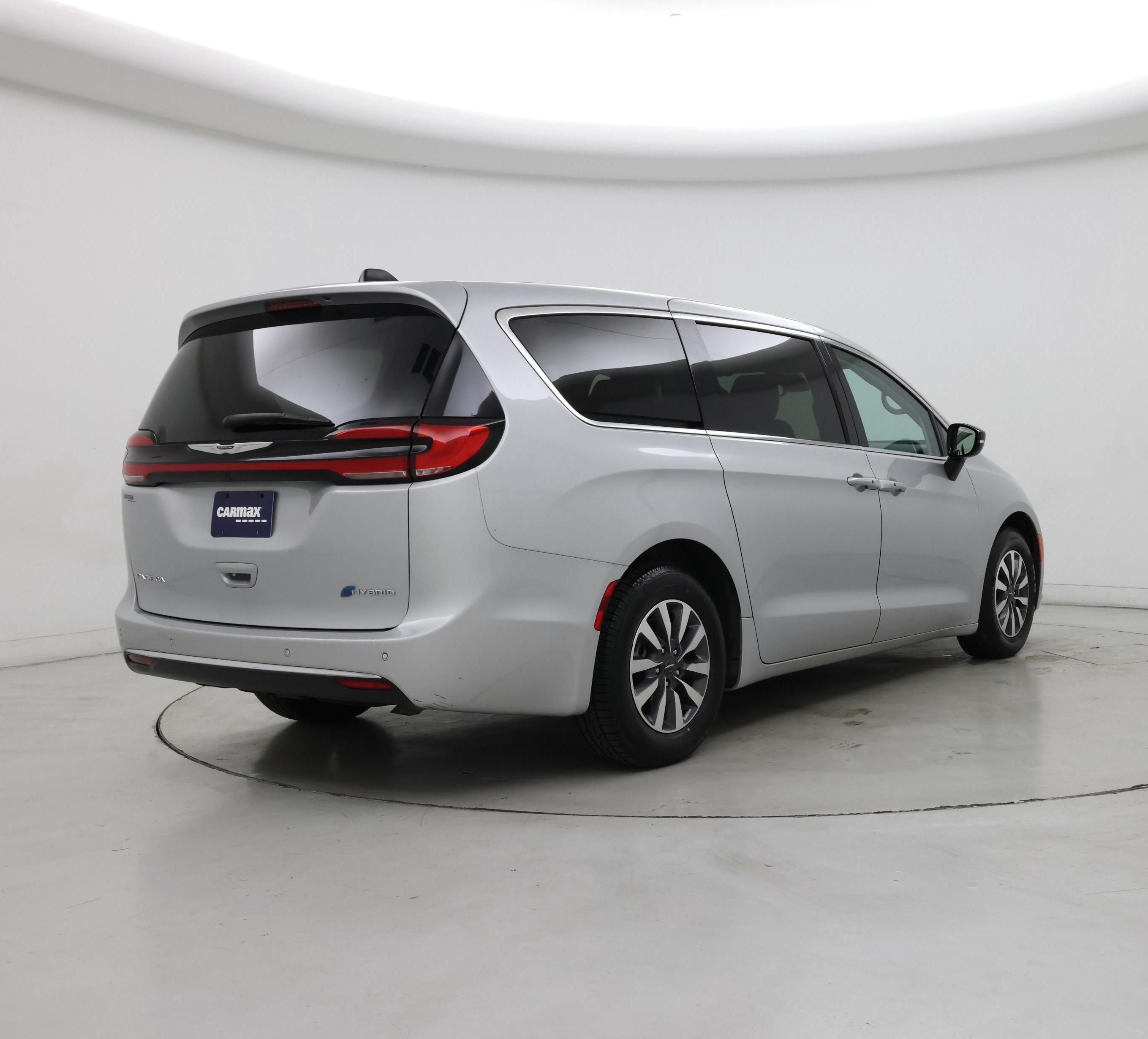 Thumbnail: 2024 Chrysler Pacifica - 8