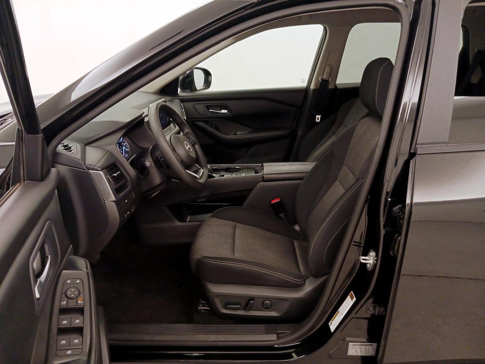 2024 Nissan Rogue SV - Photo 12