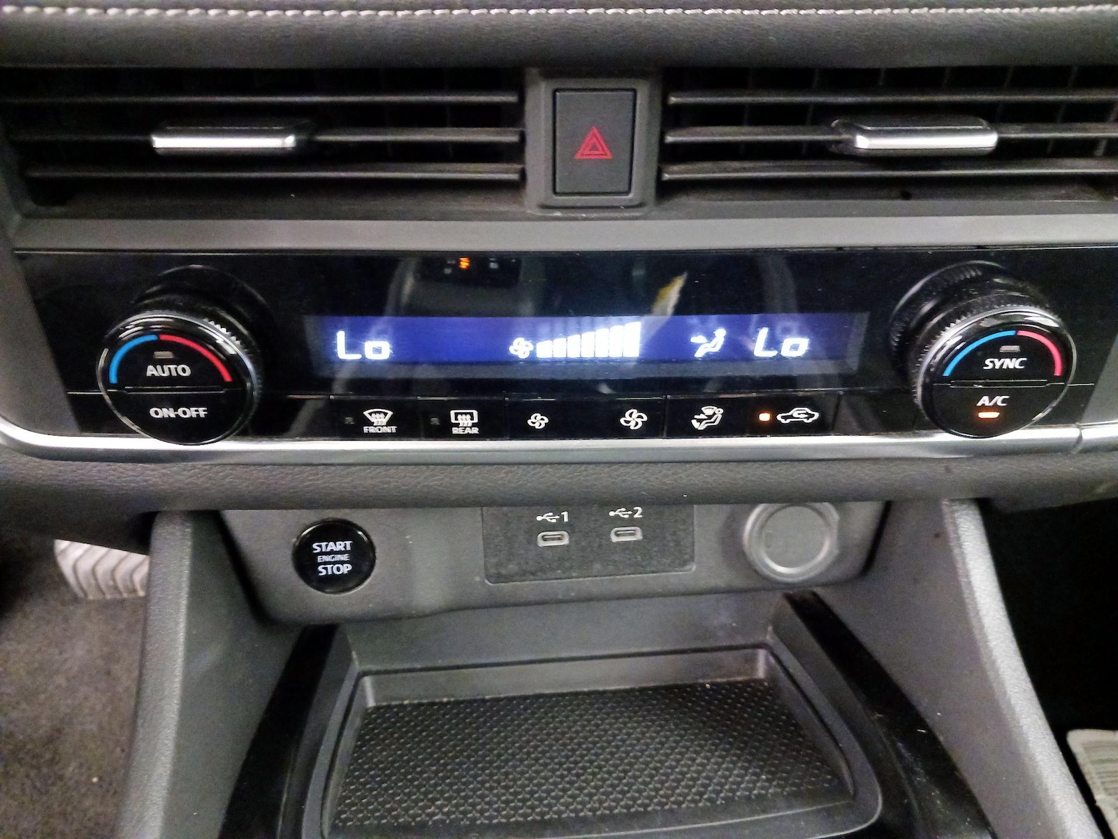 2024 Nissan Rogue SV - Photo 17