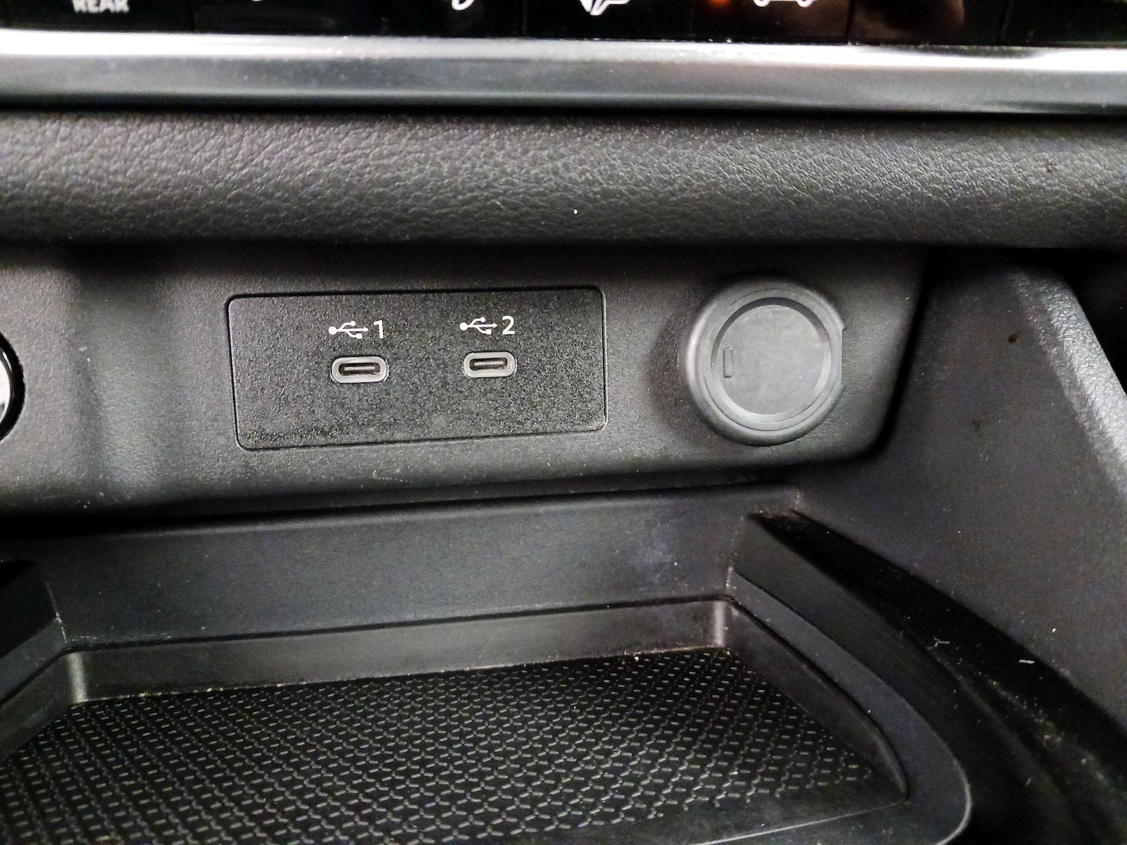 2024 Nissan Rogue SV - Photo 19