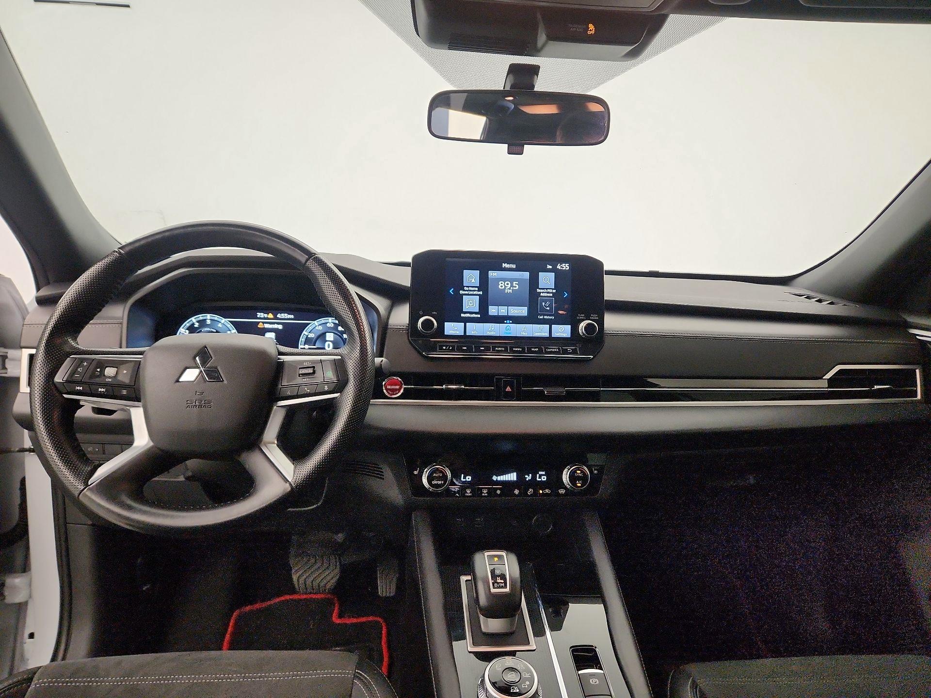 Thumbnail: 2024 Mitsubishi Outlander - 9