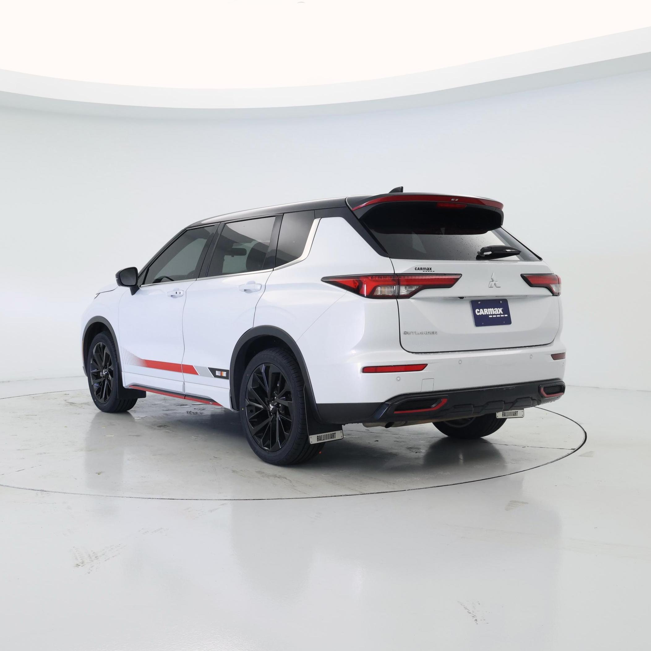 Thumbnail: 2024 Mitsubishi Outlander - 2