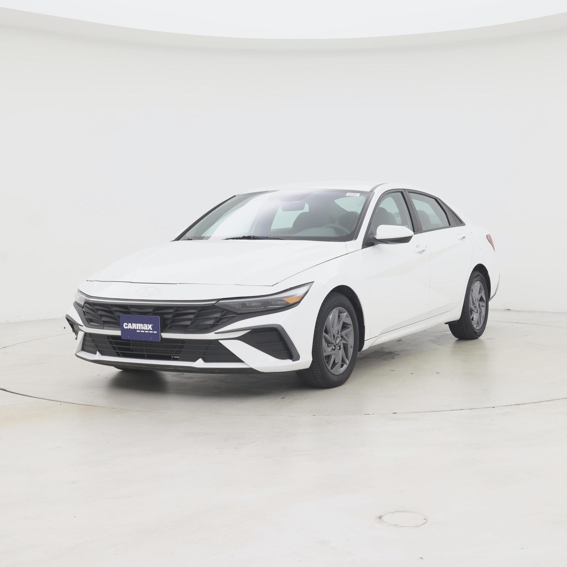 Thumbnail: 2024 Hyundai Elantra - 4