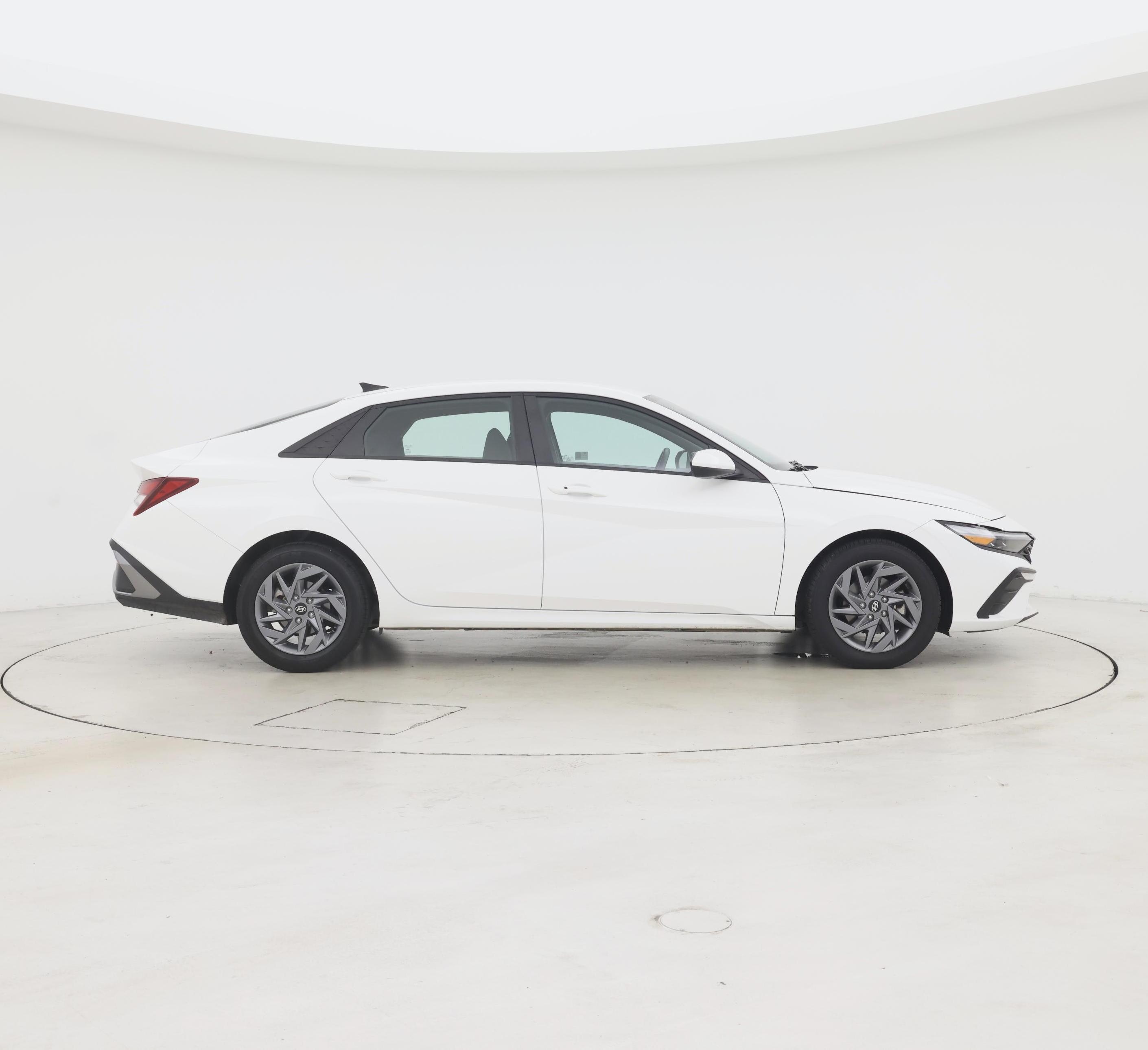 Thumbnail: 2024 Hyundai Elantra - 7