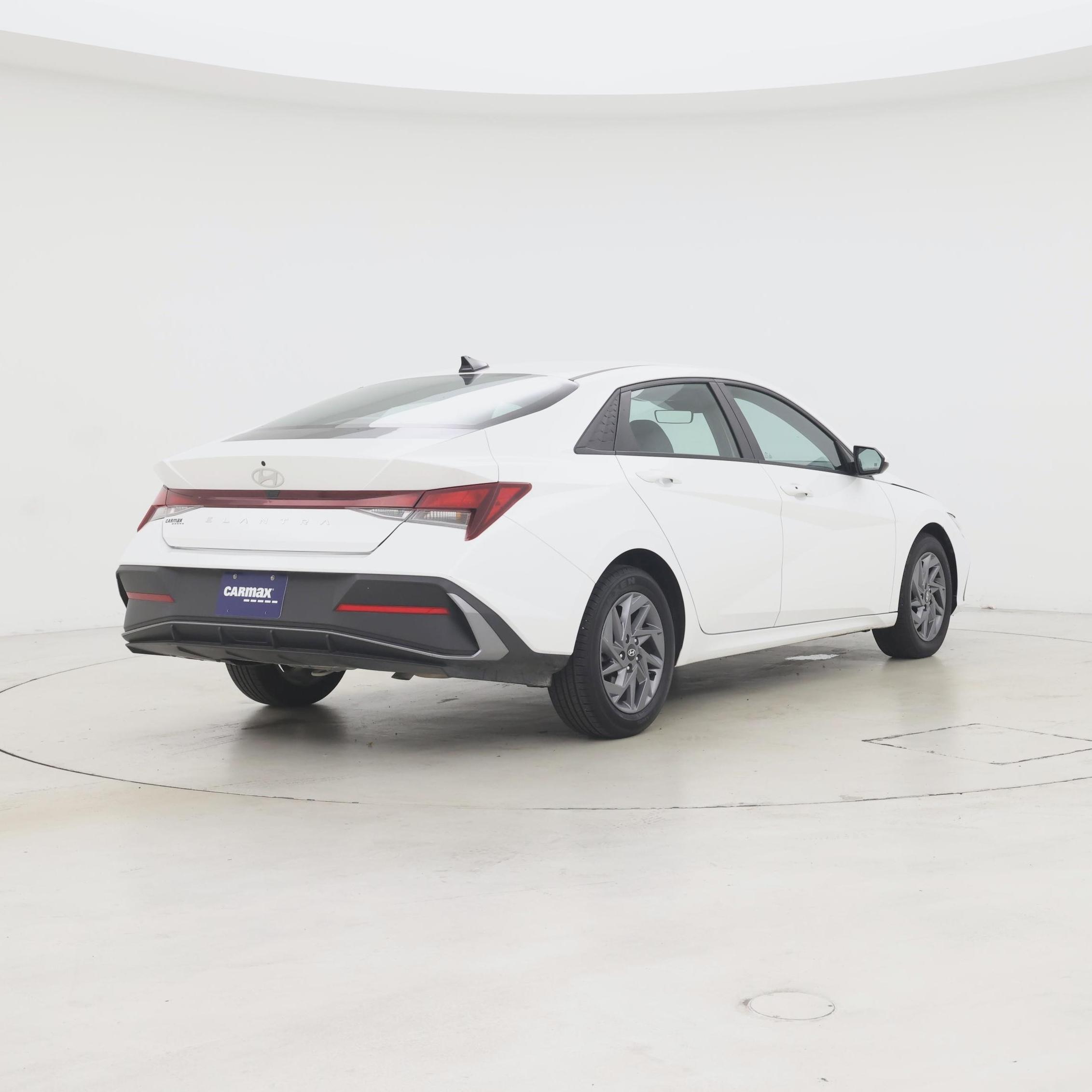Thumbnail: 2024 Hyundai Elantra - 8