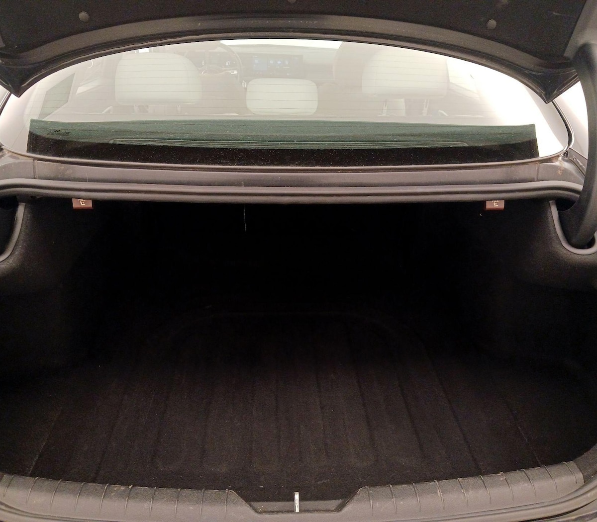 Trunk/Cargo (Seats Up)