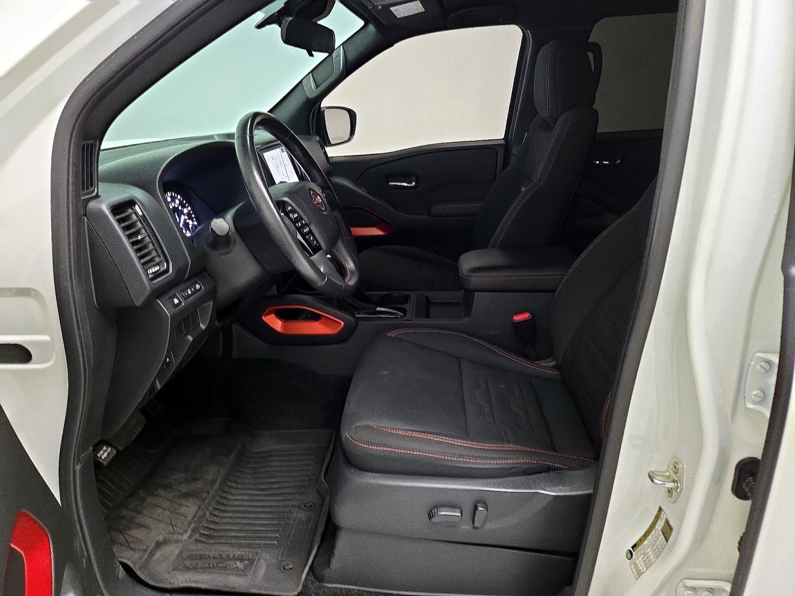 2024 Nissan Frontier PRO-4X - Photo 12