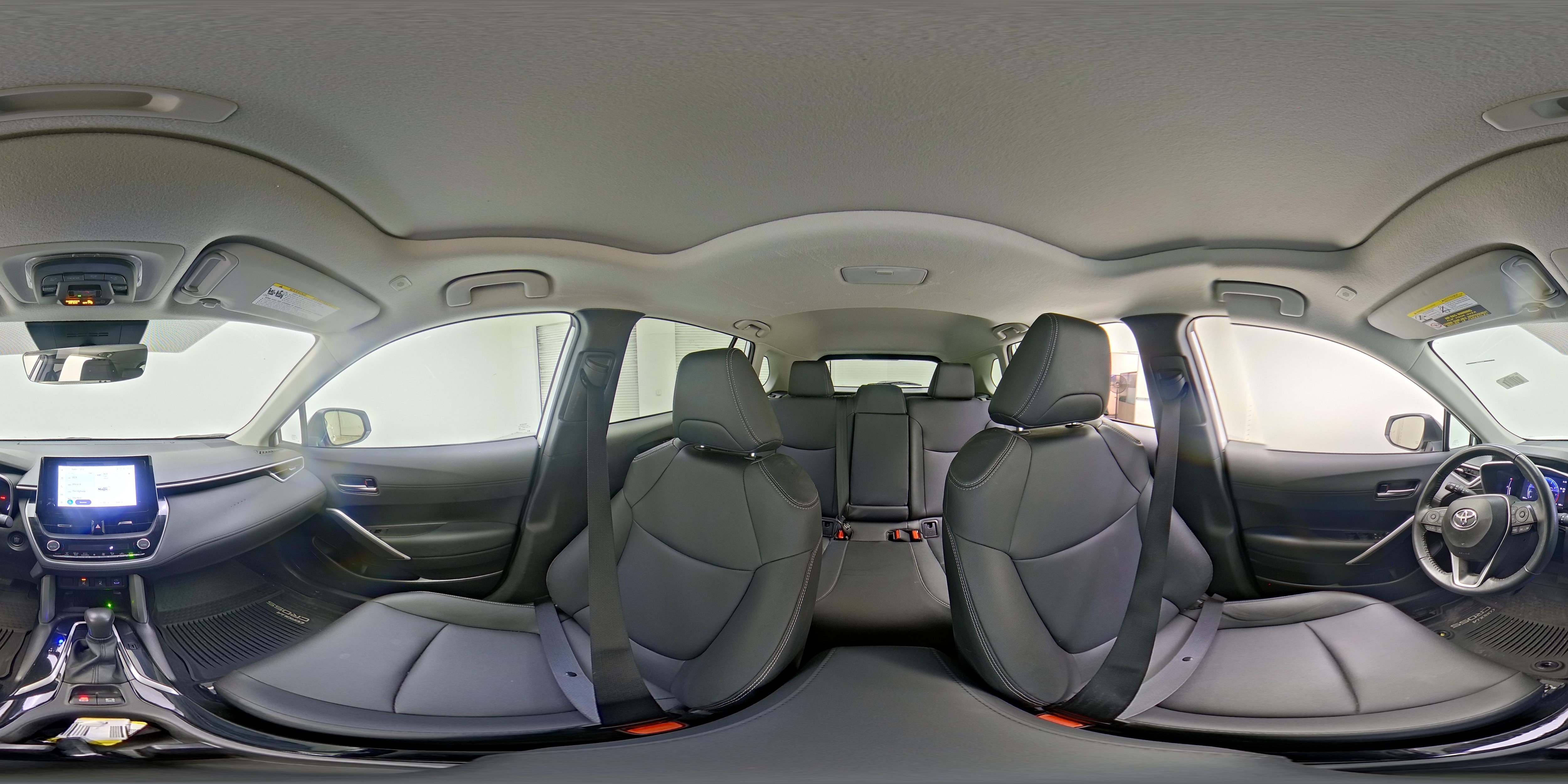 2025 Toyota Corolla Cross XLE - Photo 25