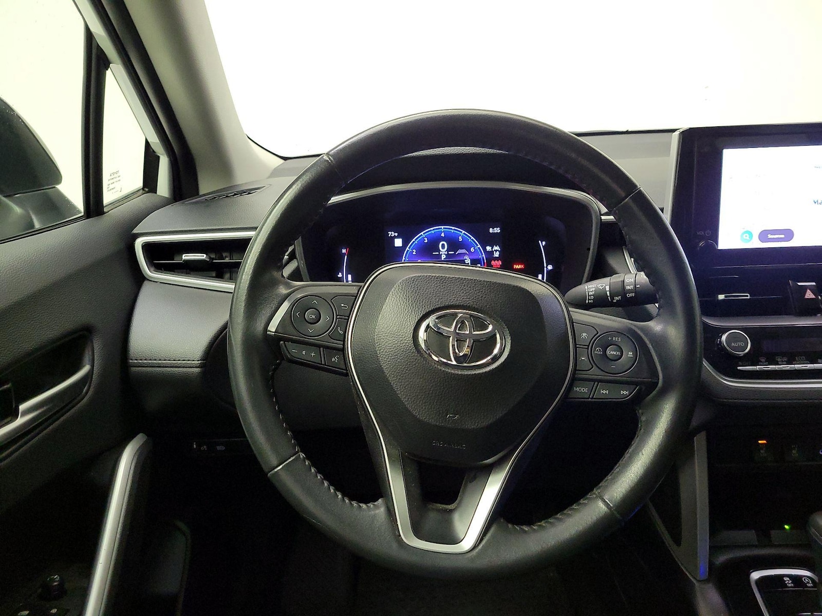 2025 Toyota Corolla Cross XLE - Photo 11