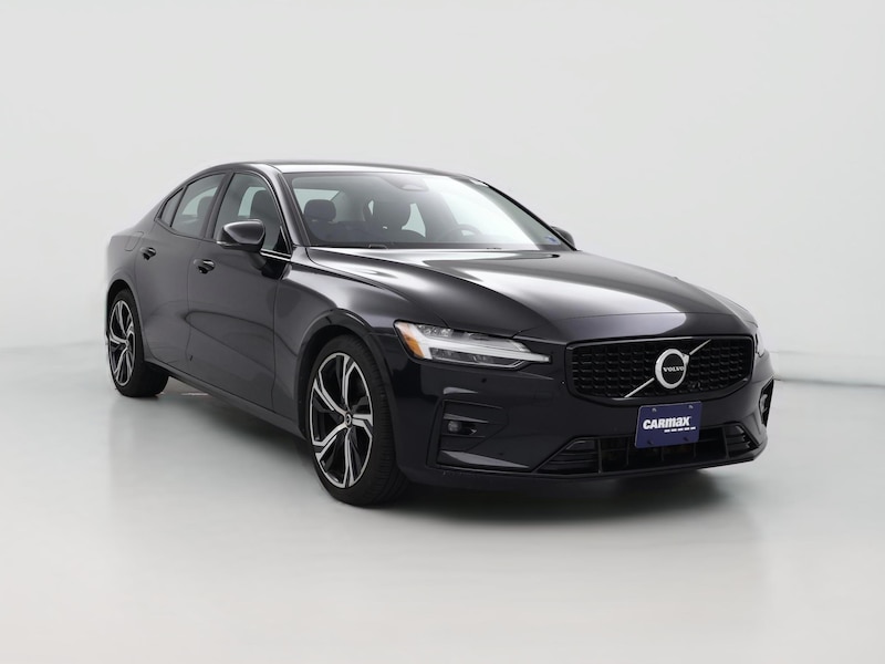 2024 Volvo S60 B5 Core Dark Theme