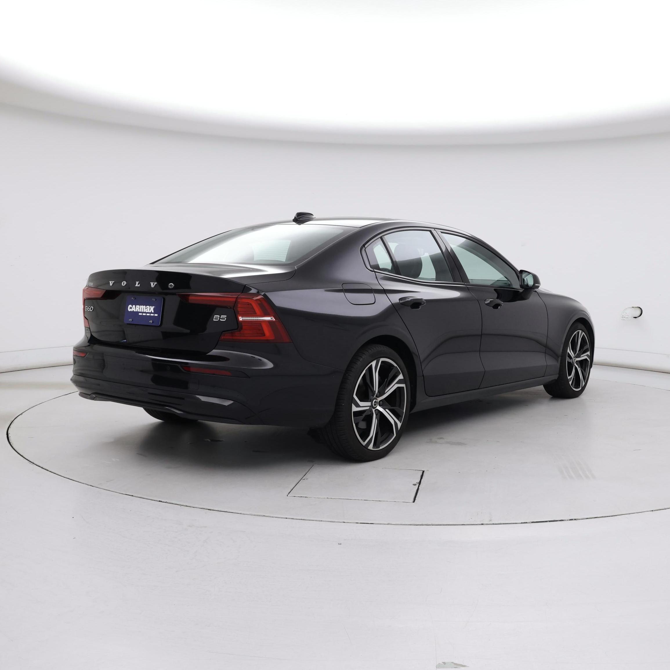 Thumbnail: 2024 Volvo S60 - 8