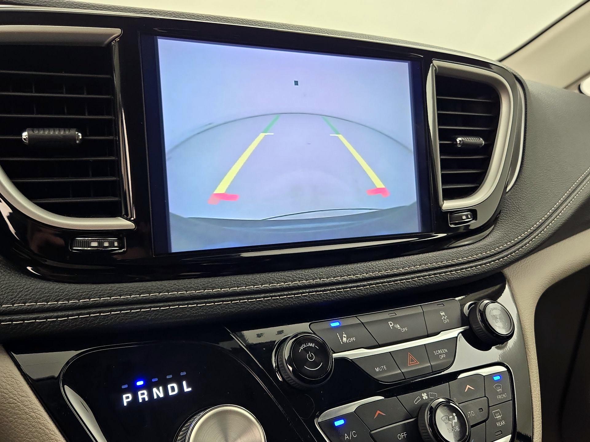 Thumbnail: 2024 Chrysler Pacifica - 15