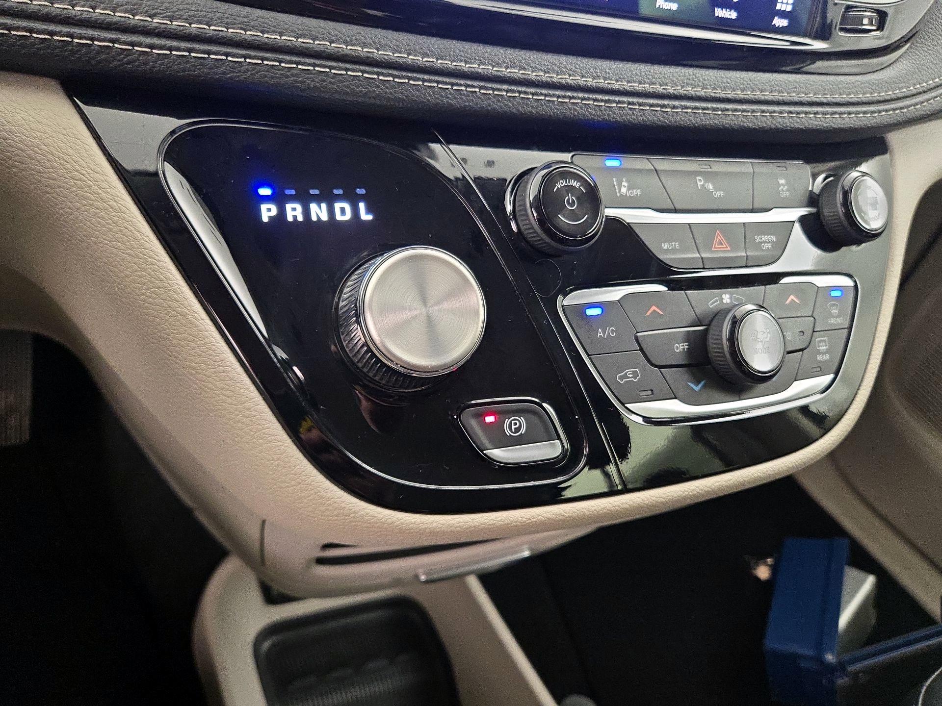 Thumbnail: 2024 Chrysler Pacifica - 18