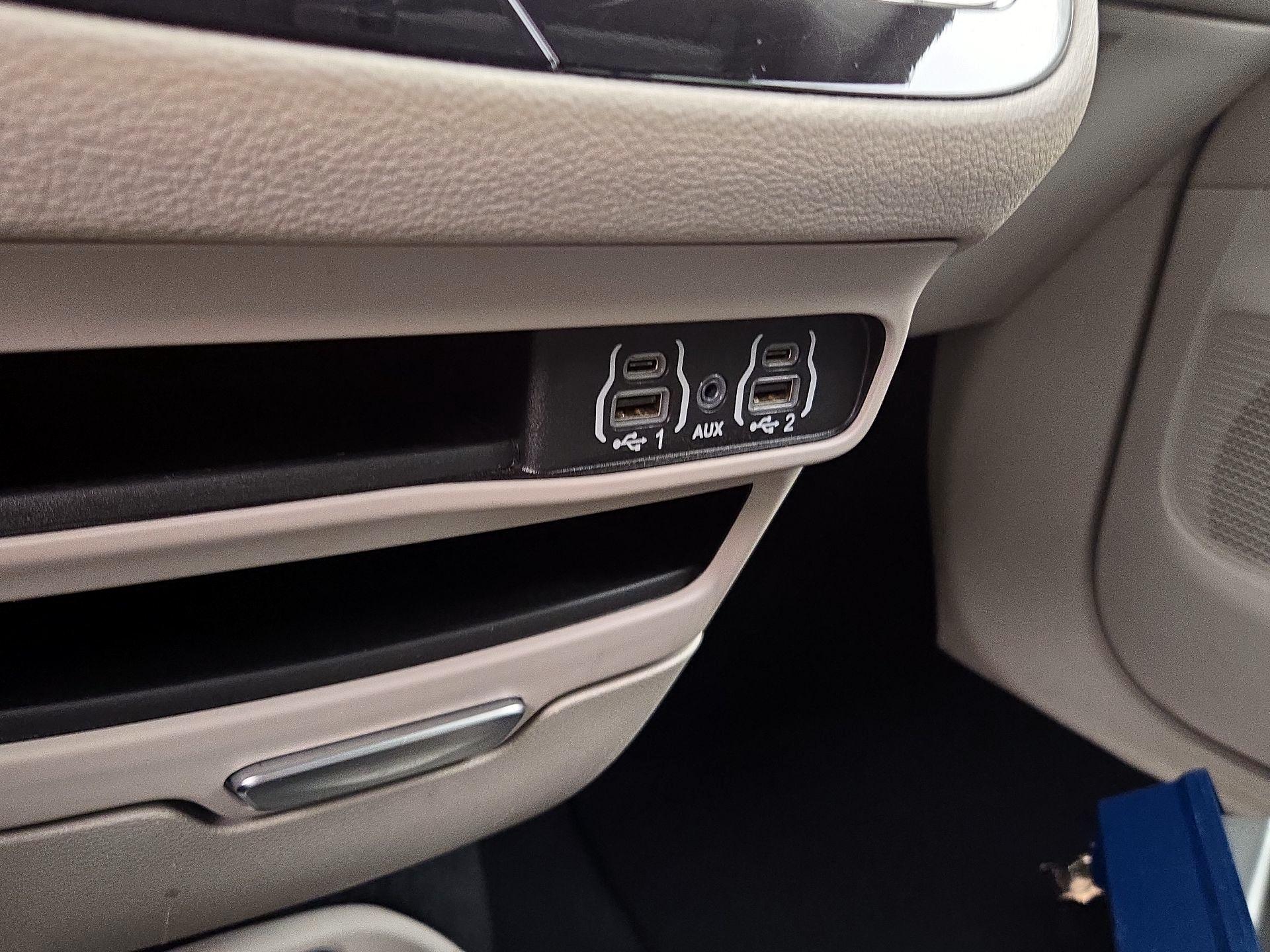 Thumbnail: 2024 Chrysler Pacifica - 19