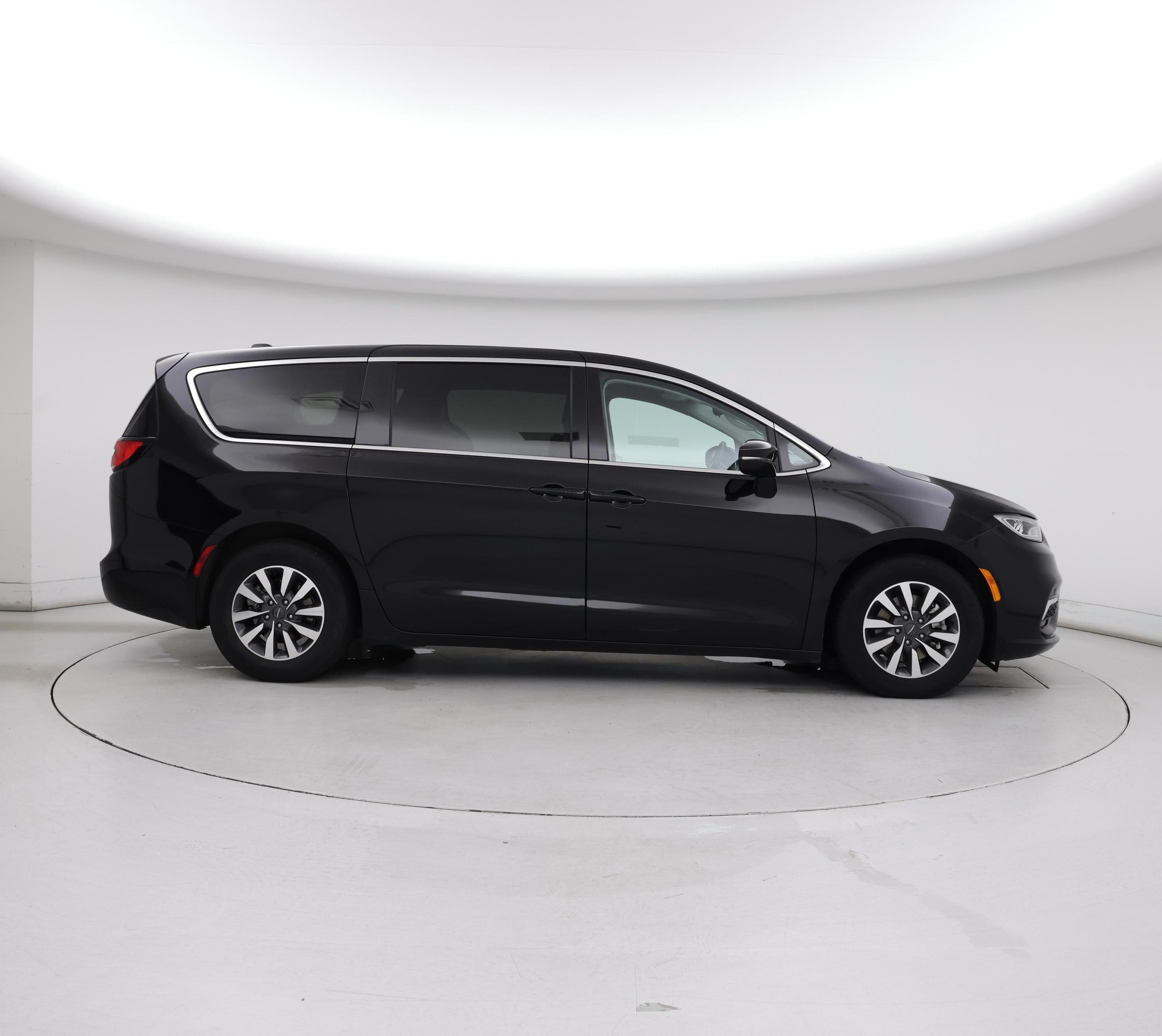 Thumbnail: 2024 Chrysler Pacifica - 7