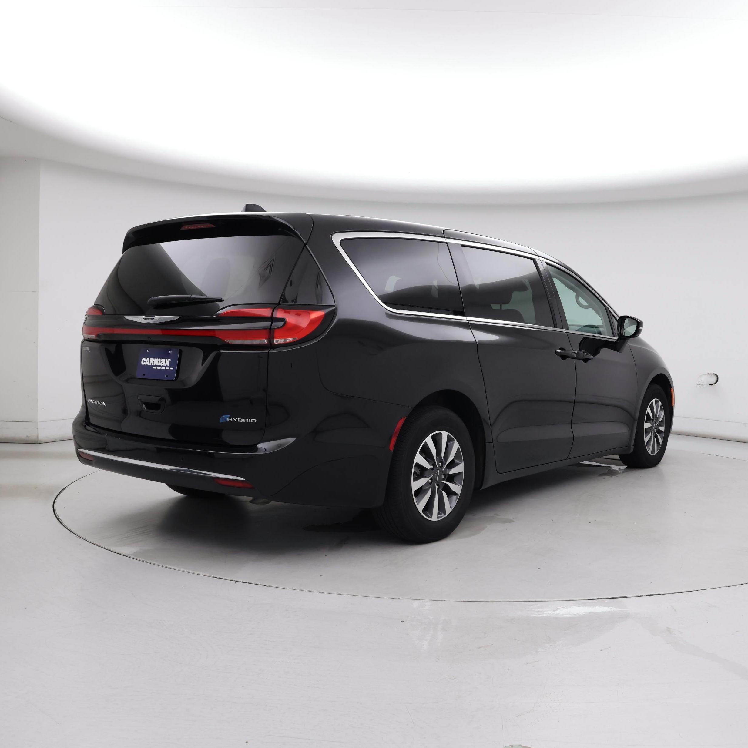 Thumbnail: 2024 Chrysler Pacifica - 8