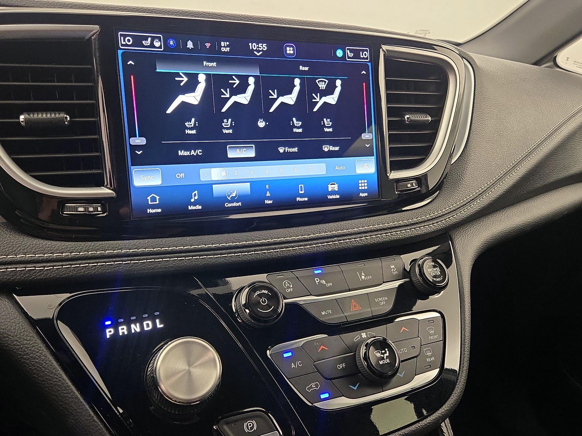 Thumbnail: 2026 Chrysler Pacifica - 17