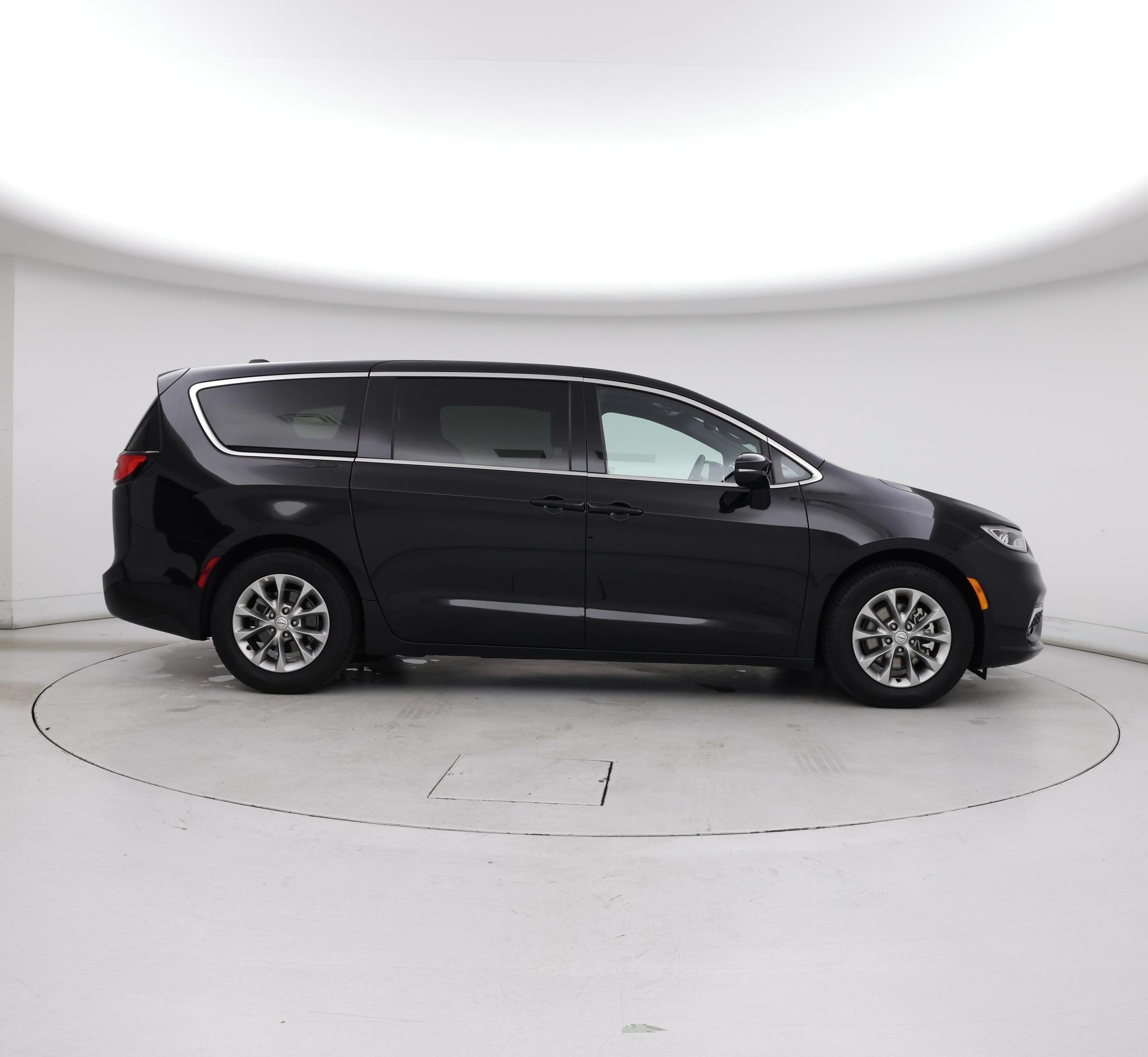 Thumbnail: 2026 Chrysler Pacifica - 7