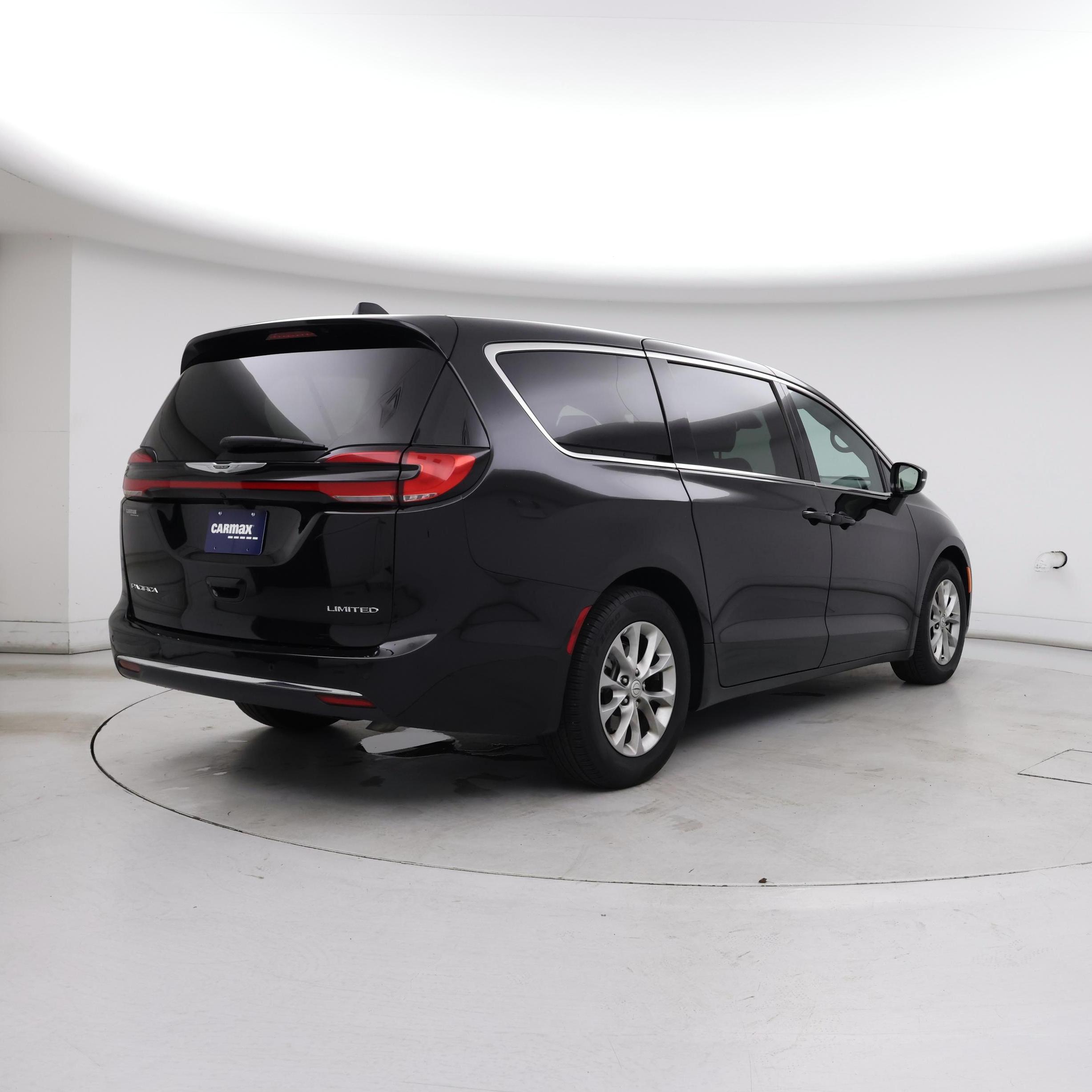 Thumbnail: 2026 Chrysler Pacifica - 8