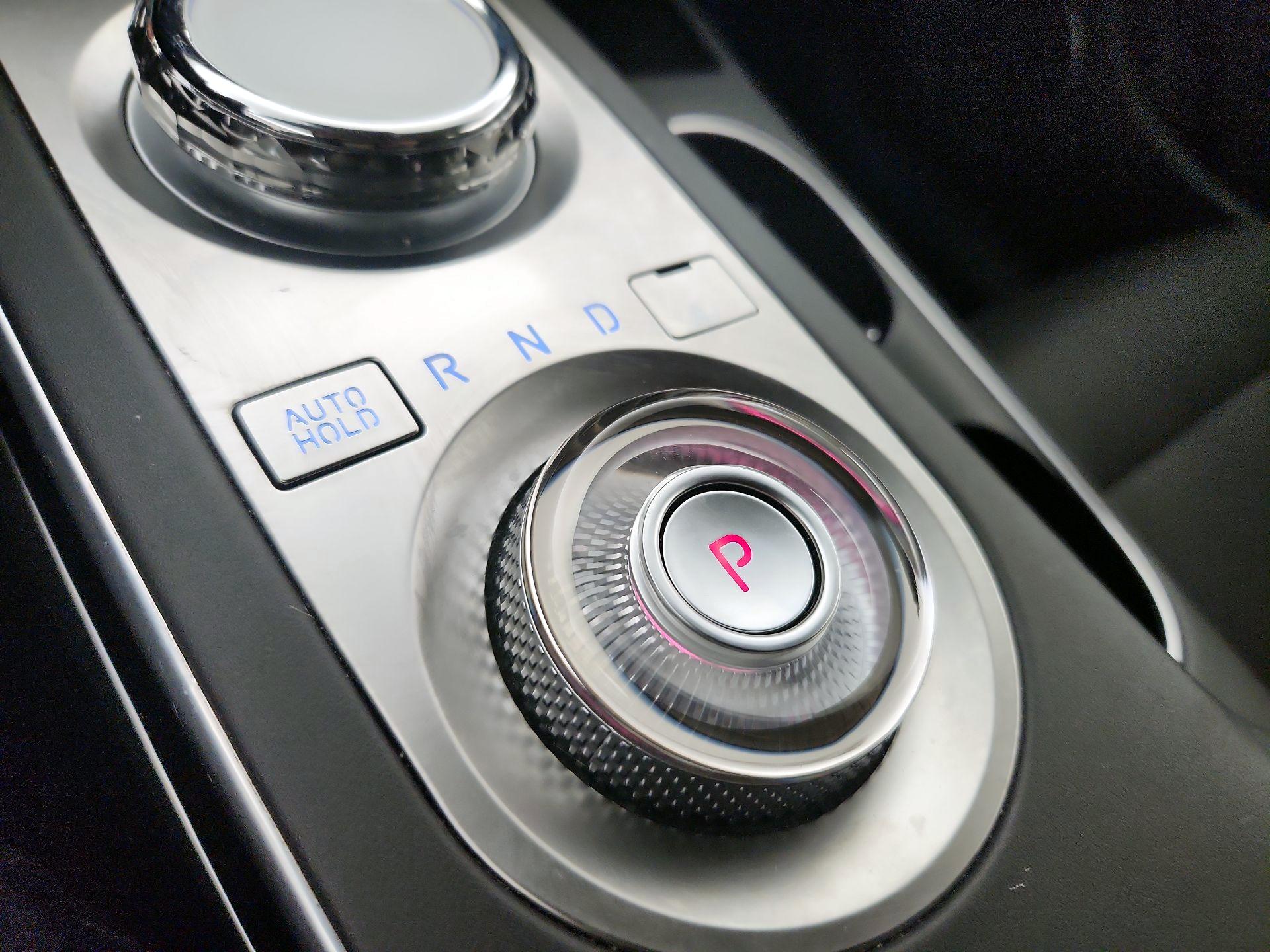 Thumbnail: 2025 Genesis GV70 - 18