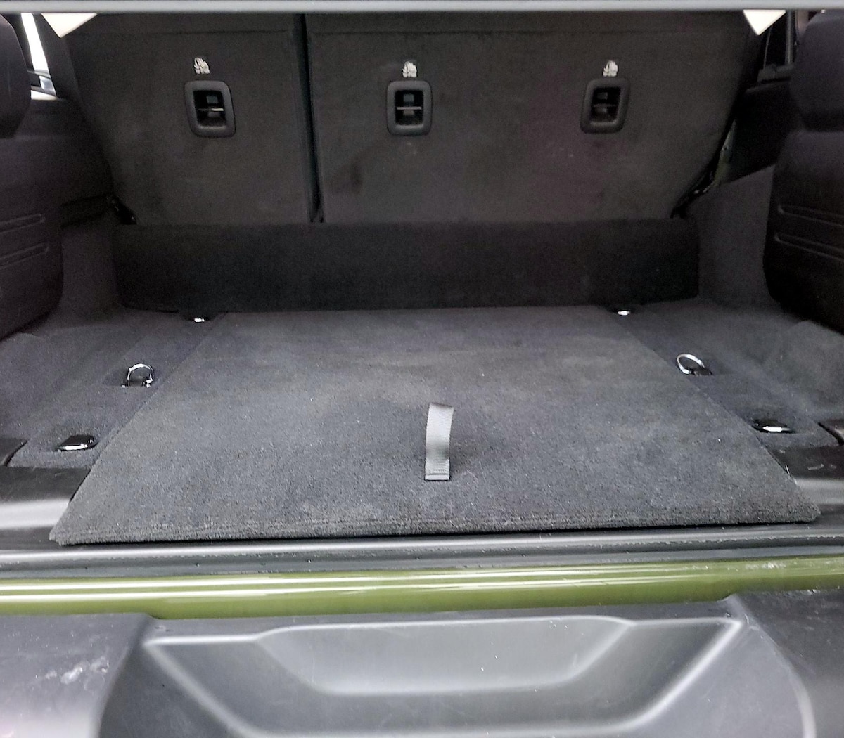 Trunk/Cargo (Seats Up)