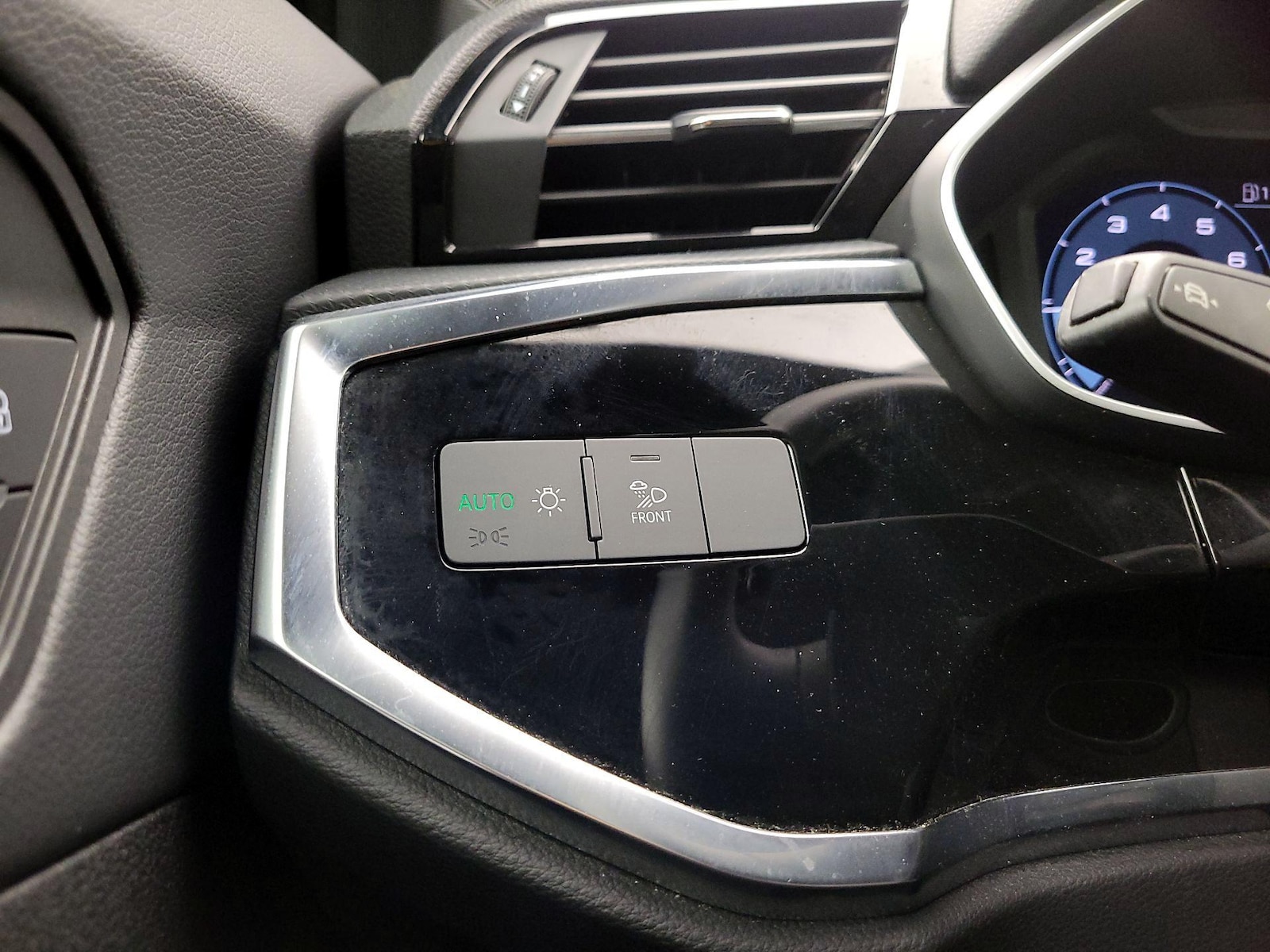 2025 Audi Q3 S Line Premium - Photo 14