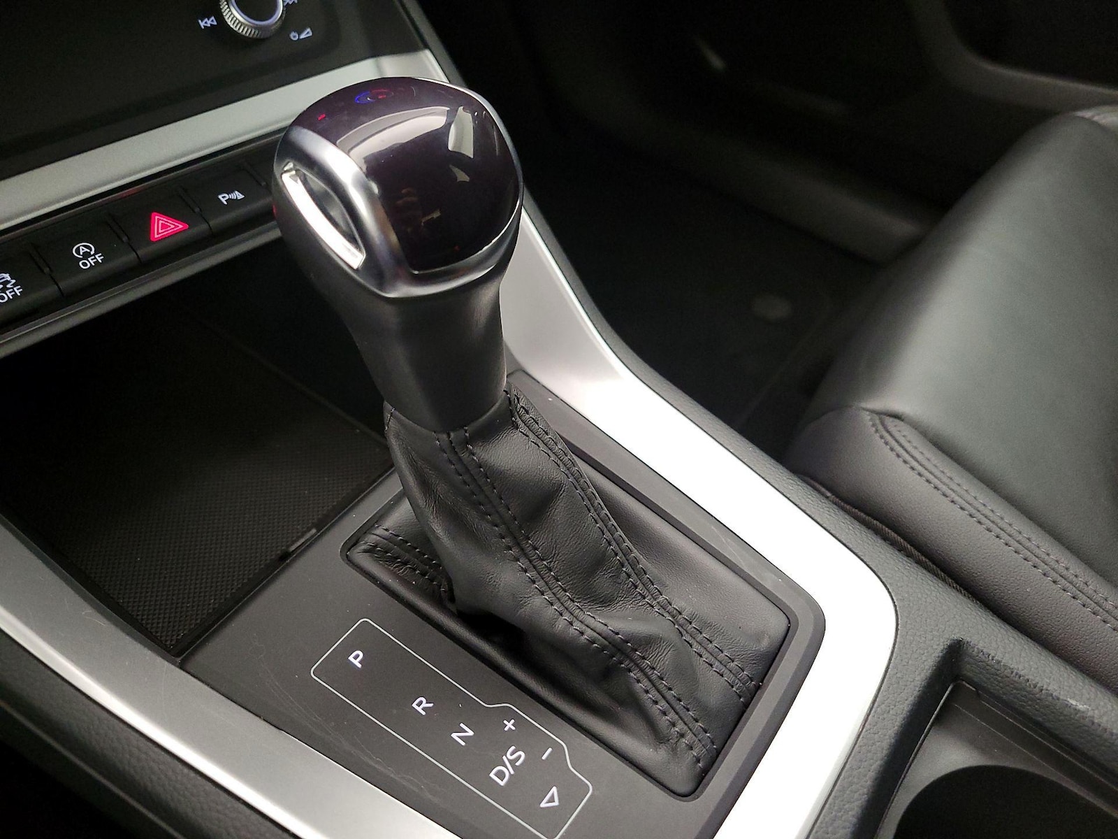 2025 Audi Q3 S Line Premium - Photo 18