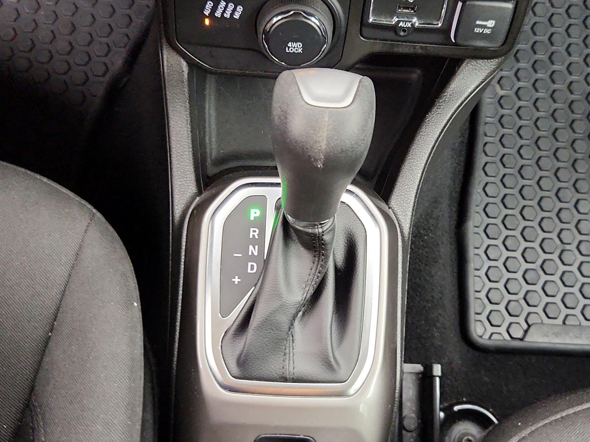 Thumbnail: 2022 Jeep Renegade - 18