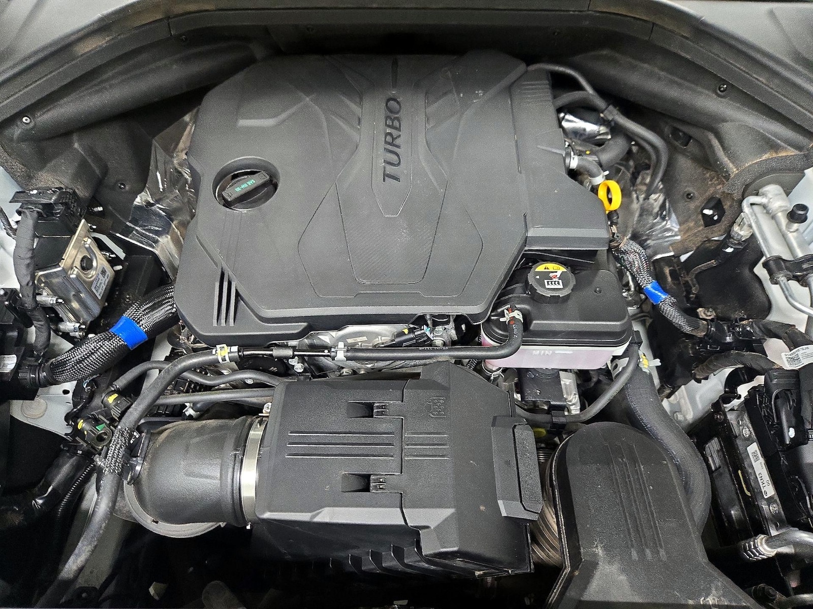 2025 GENESIS GV70 Standard - Photo 23