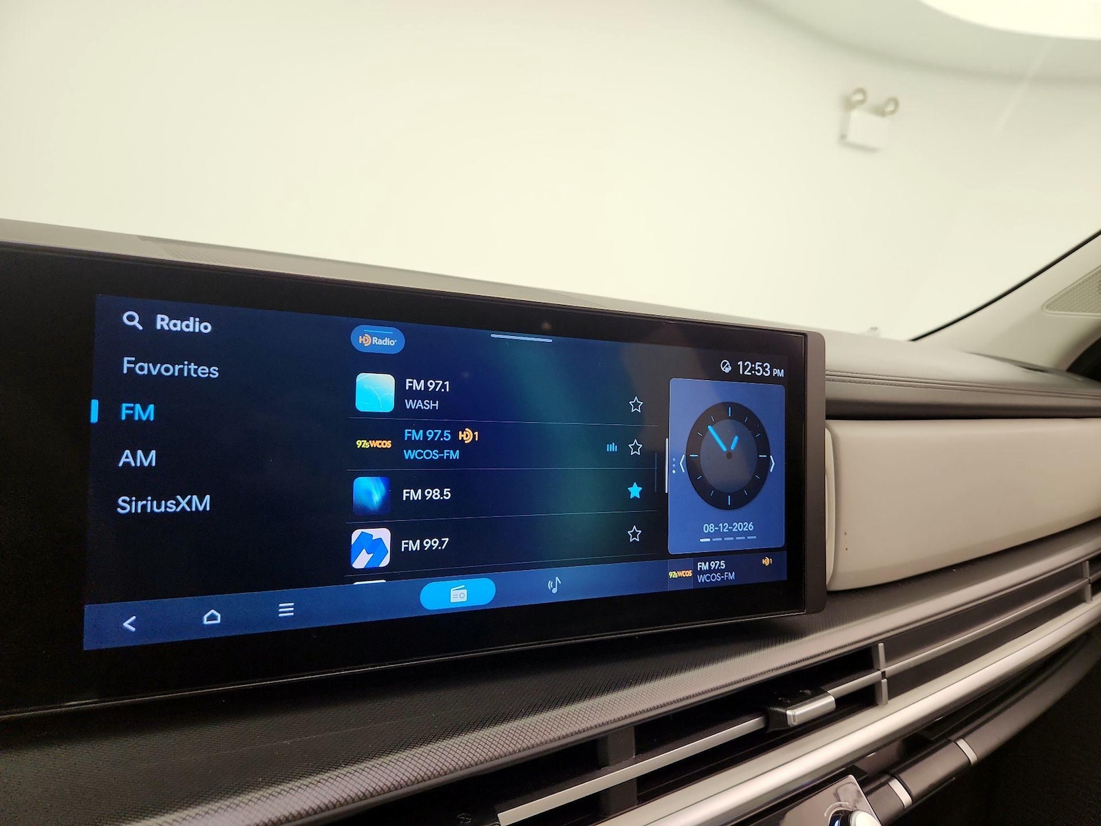 2025 Hyundai Santa Fe SEL - Photo 16