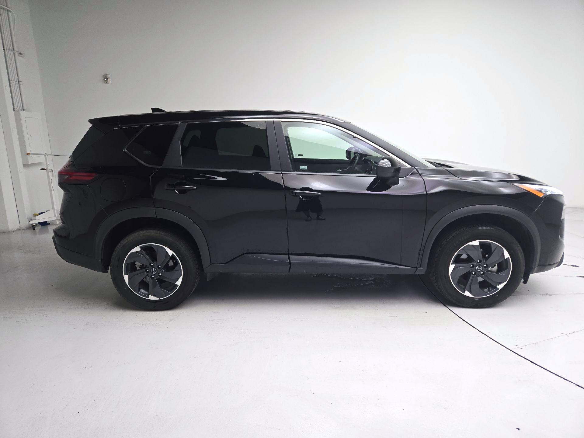 Thumbnail: 2025 Nissan Rogue - 4