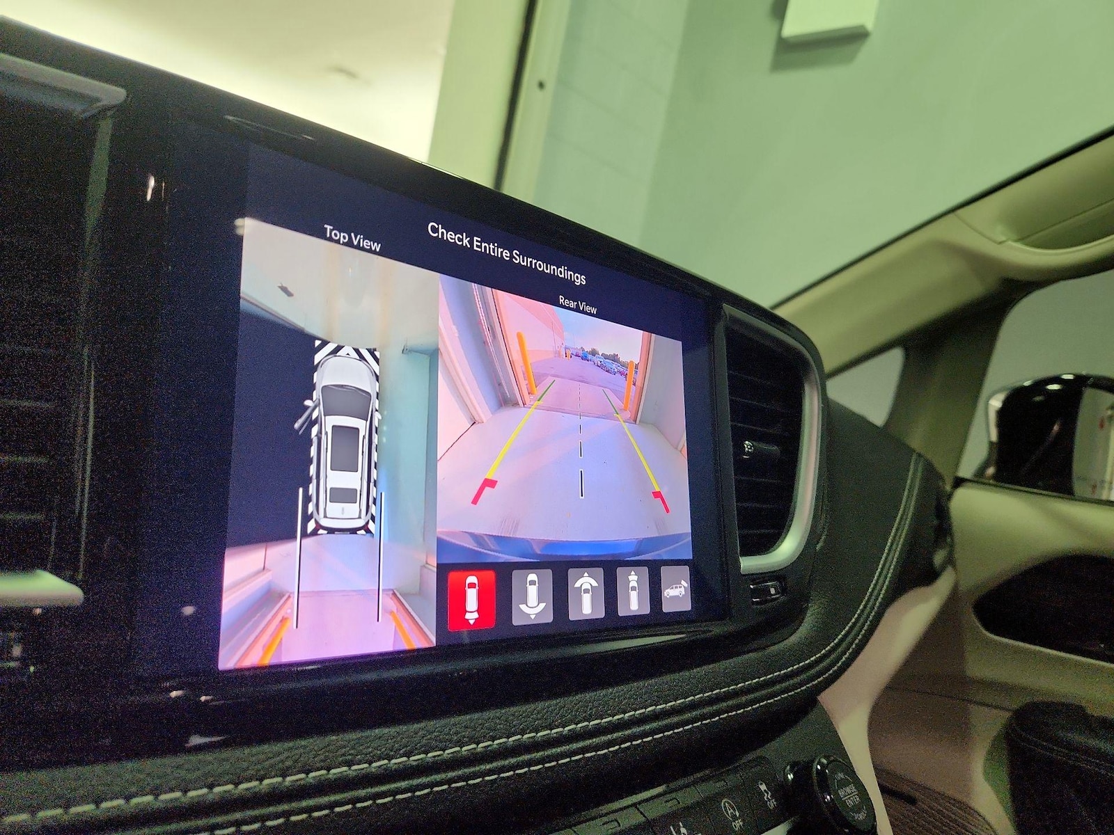 2023 Chrysler Pacifica Limited - Photo 15