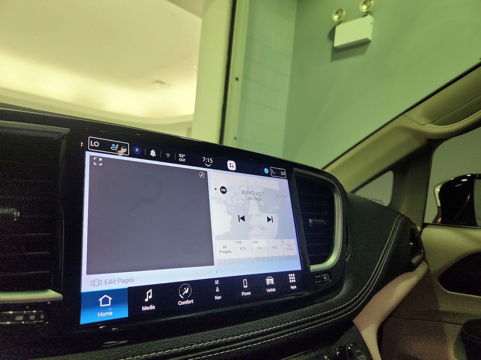 2023 Chrysler Pacifica Limited - Photo 16