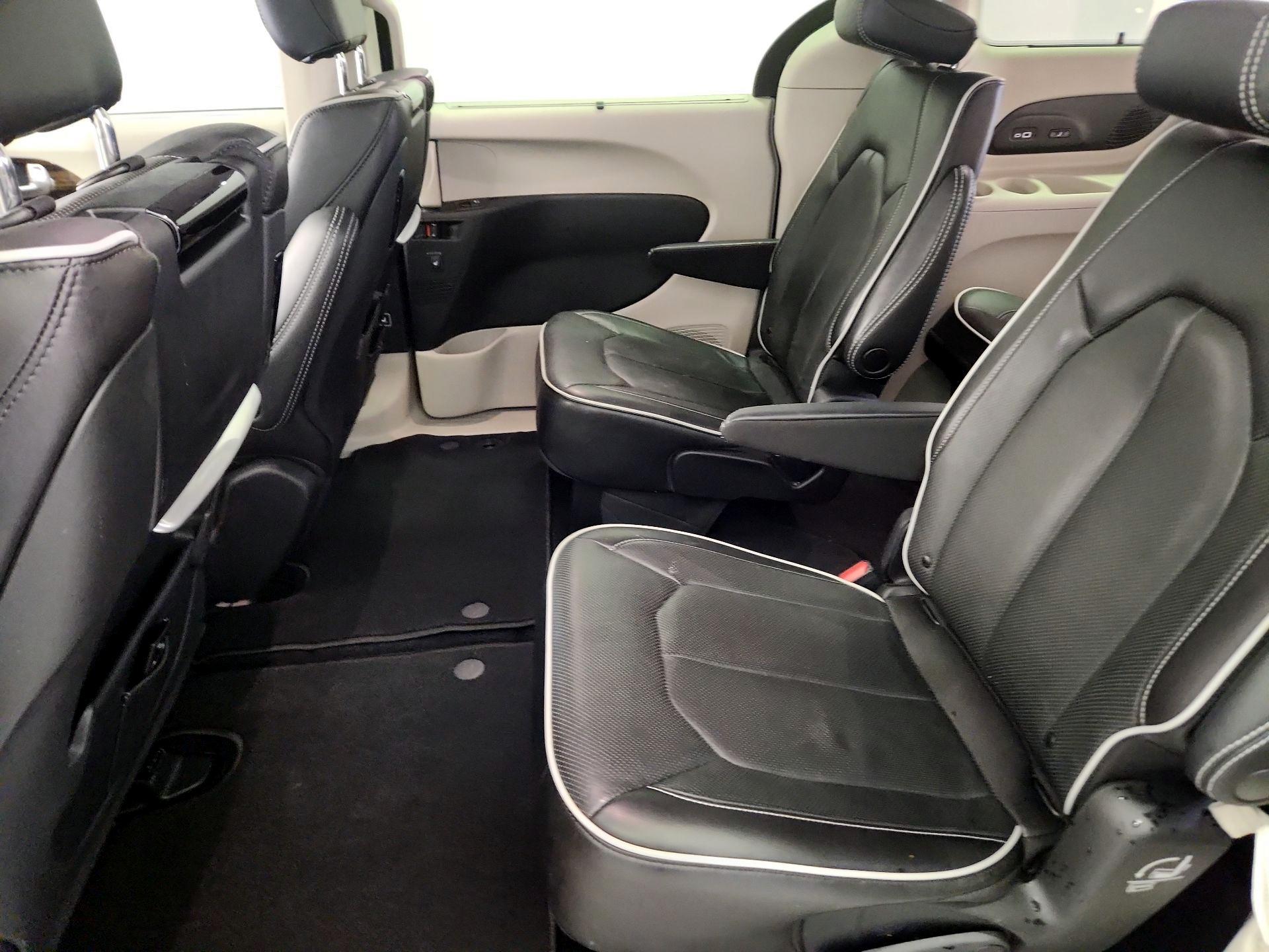 Thumbnail: 2023 Chrysler Pacifica - 19